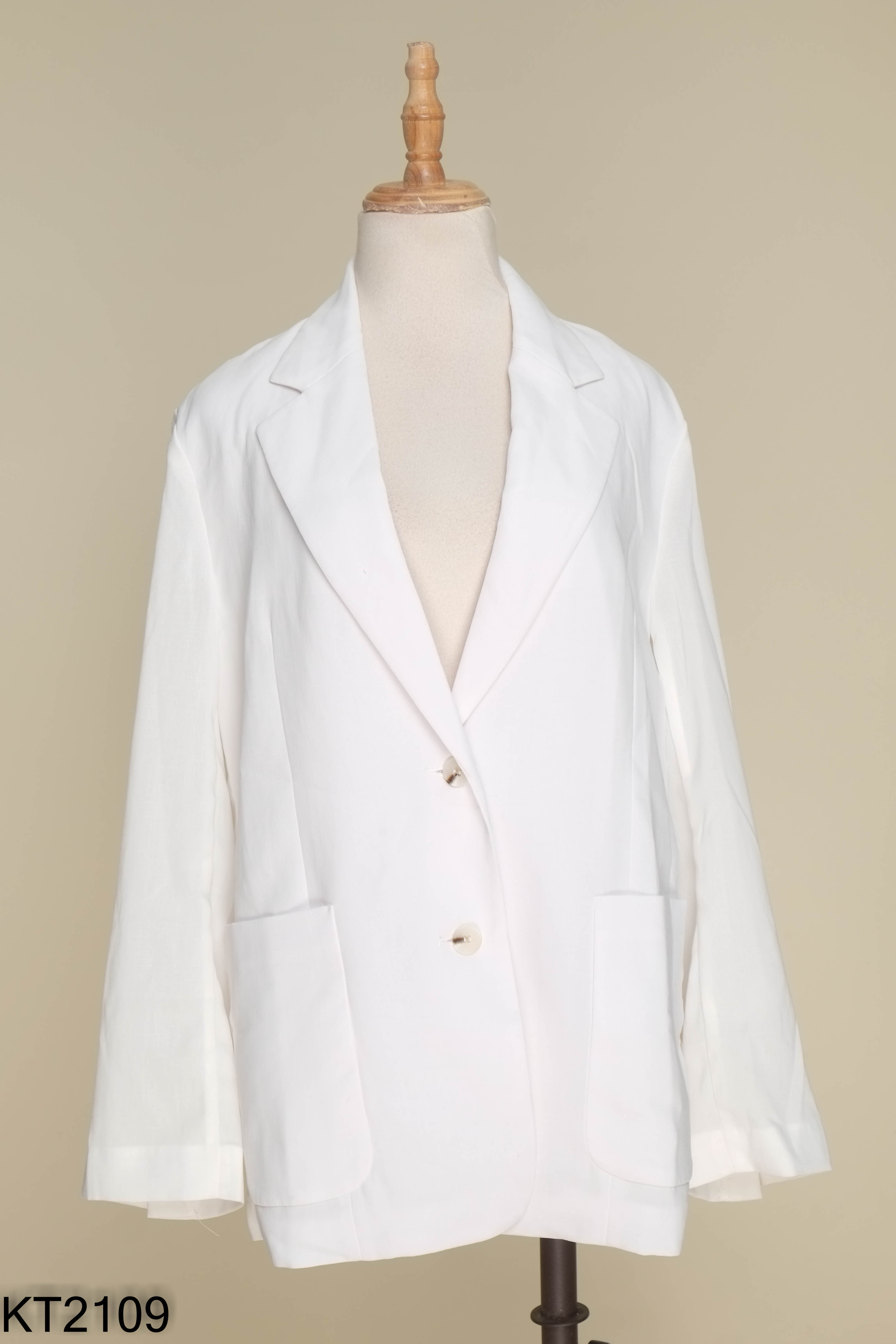 Áo blazer trắng mỏng