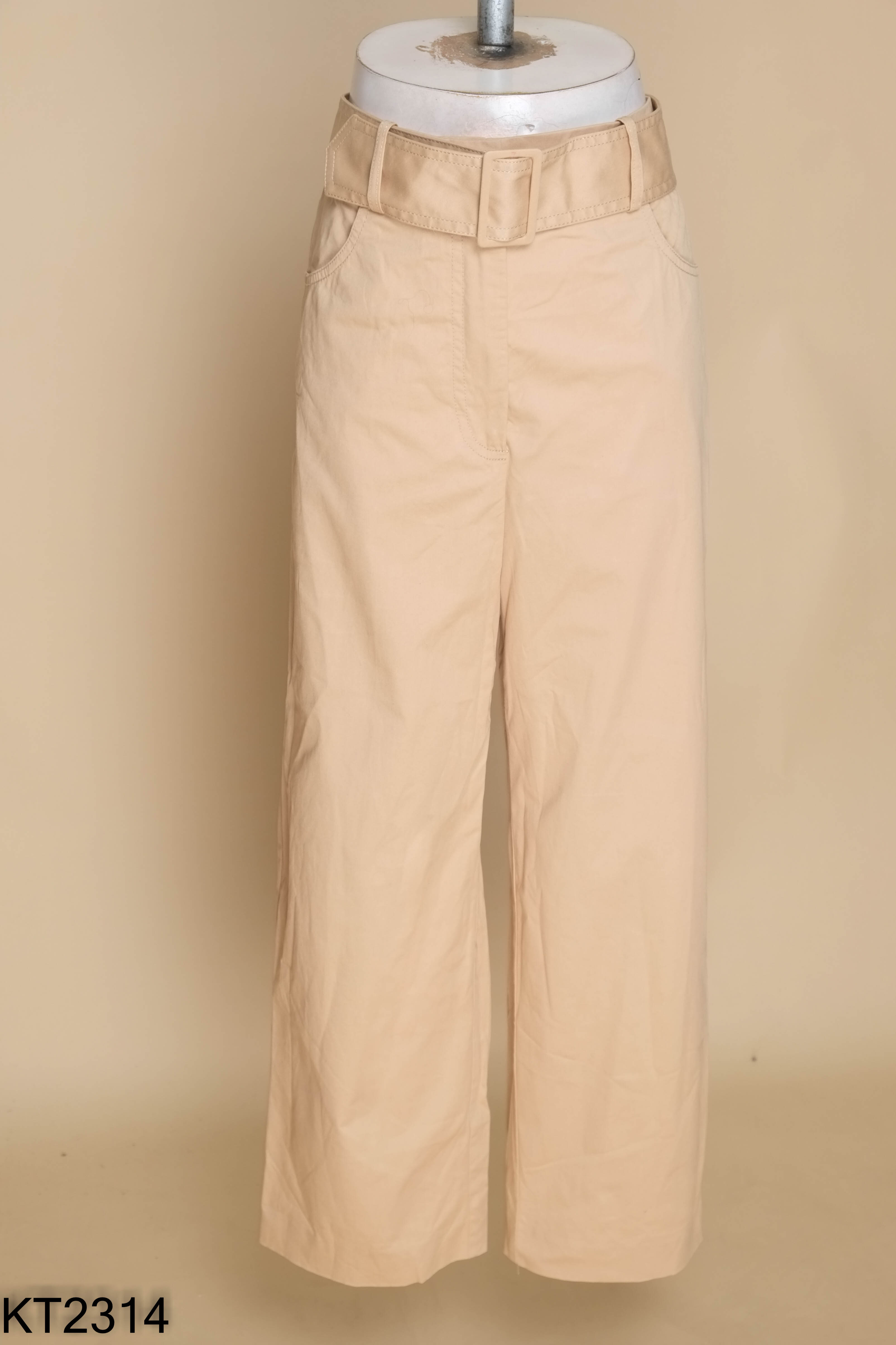Quần kaki MANGO be kèm đai