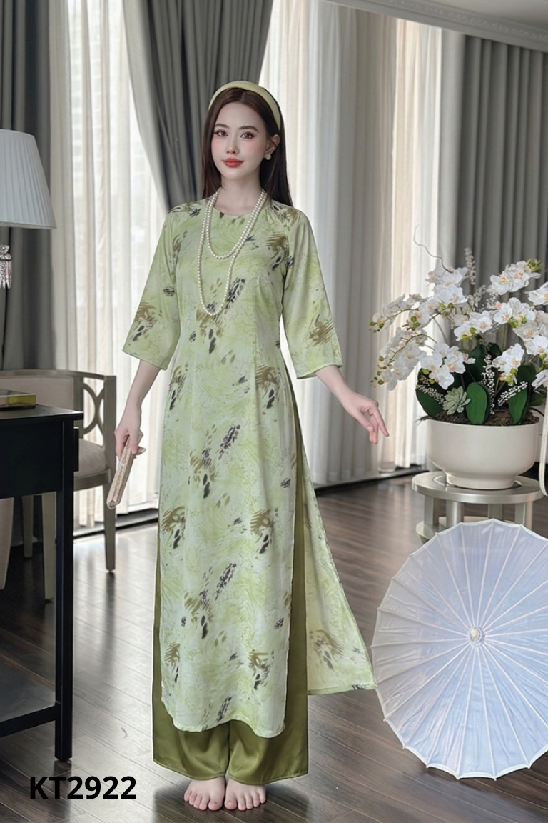 Áo dài voan xanh họa tiết + quần lụa xanh rêu