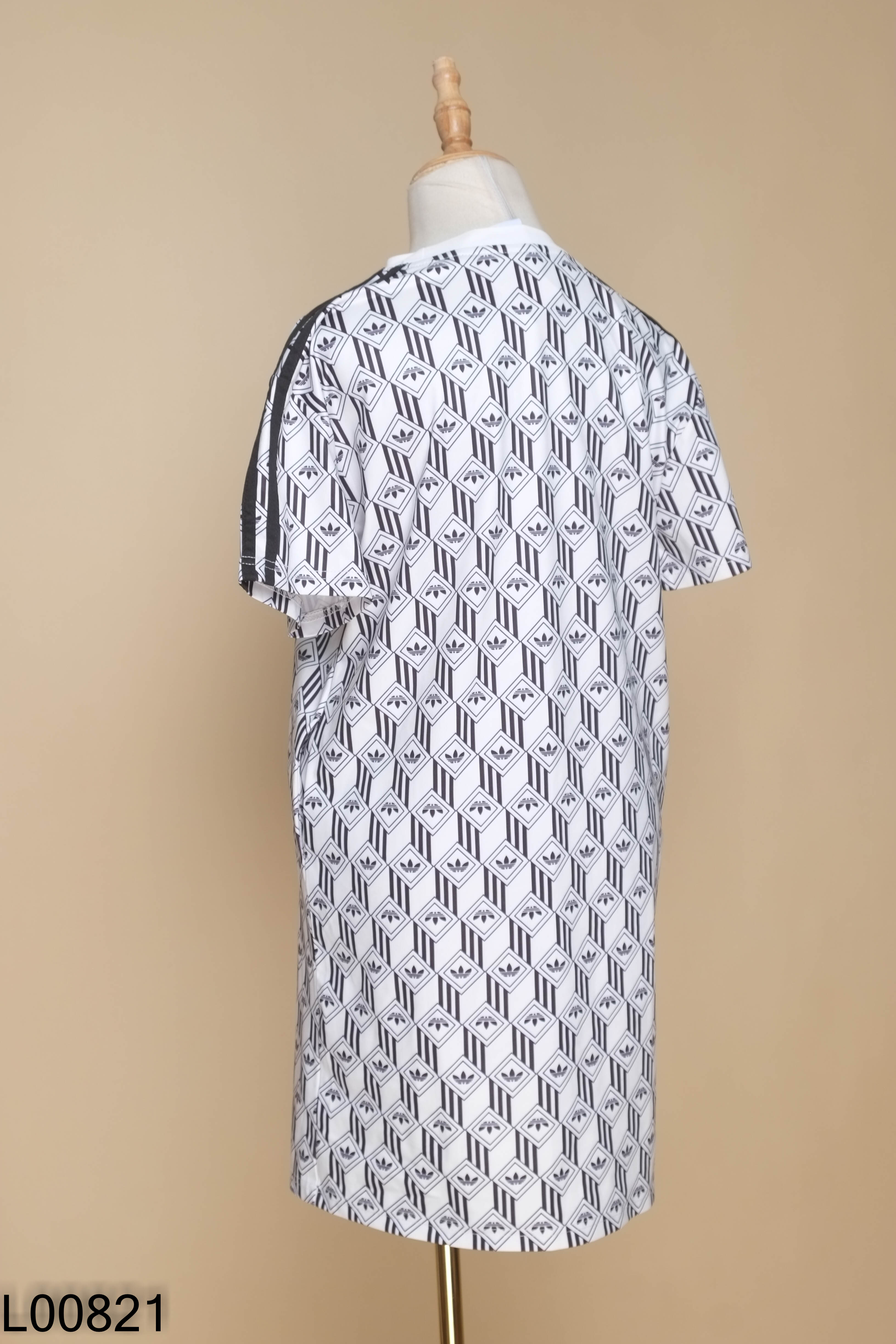 Váy ADIDAS trắng hoạ tiết