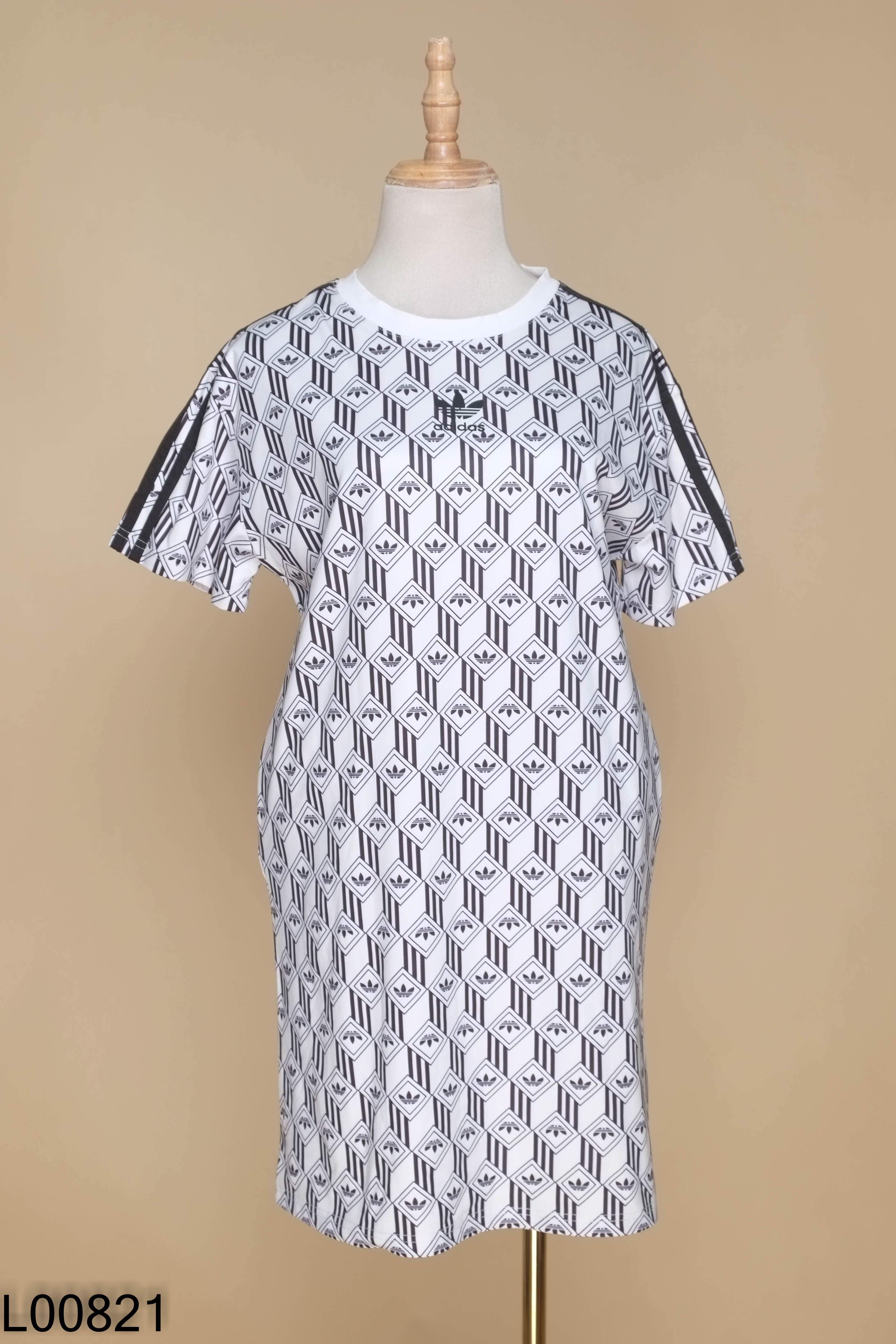 Váy ADIDAS trắng hoạ tiết