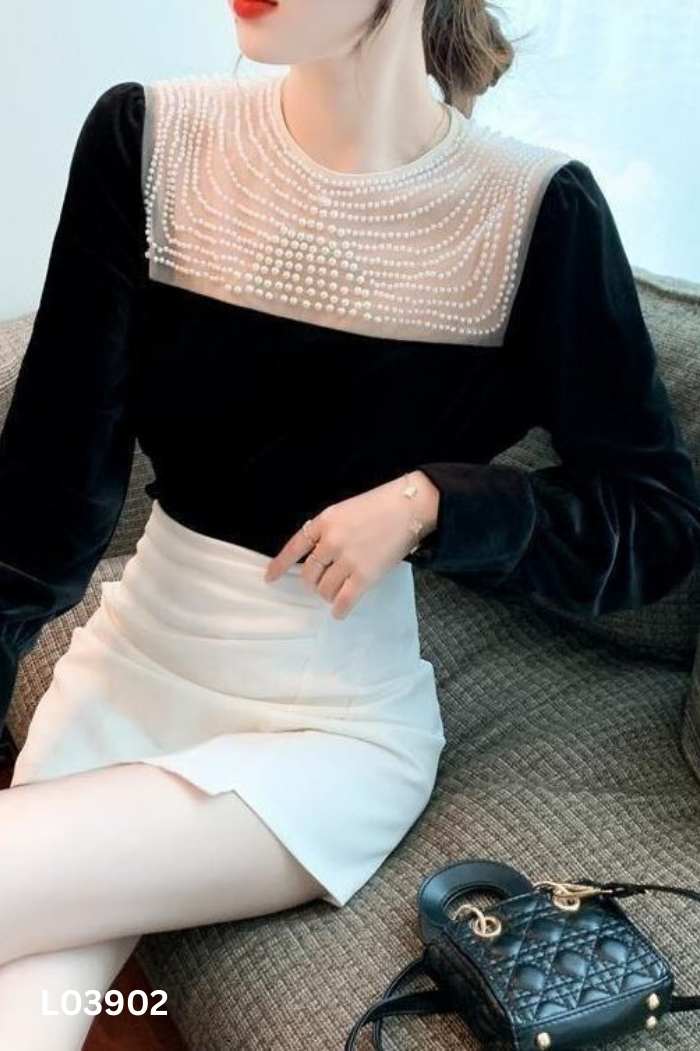Áo kiểu nhung đen cổ voan đính ngọc