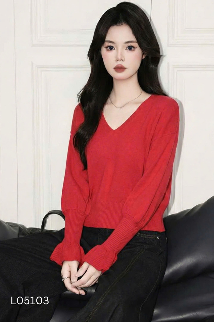 Áo len đỏ cổ tim