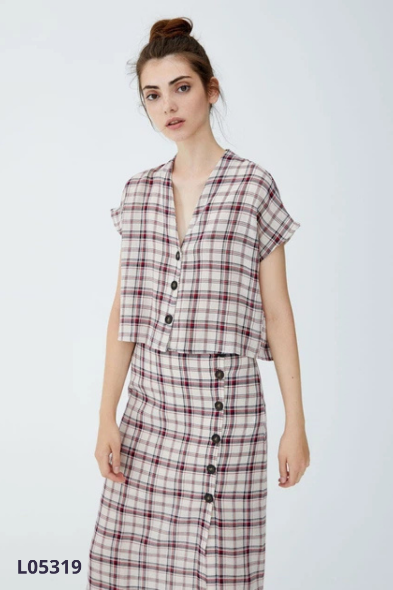 Set PULL BEAR áo + chân váy be caro đỏ đen