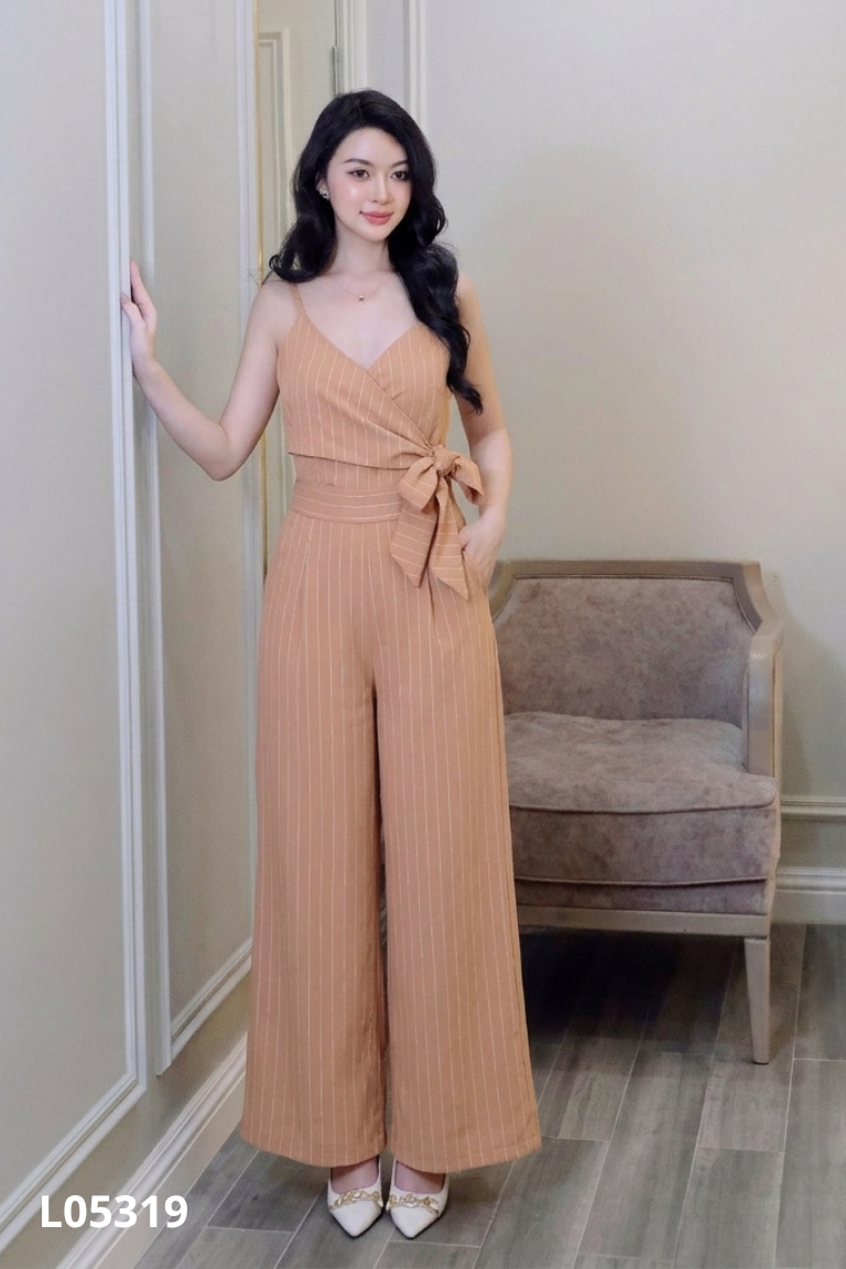 Jumpsuit nâu kẻ
