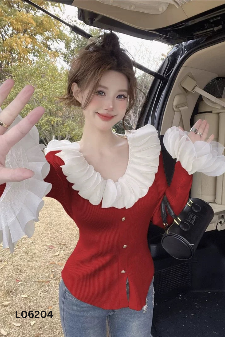 Áo len đỏ phối voan be