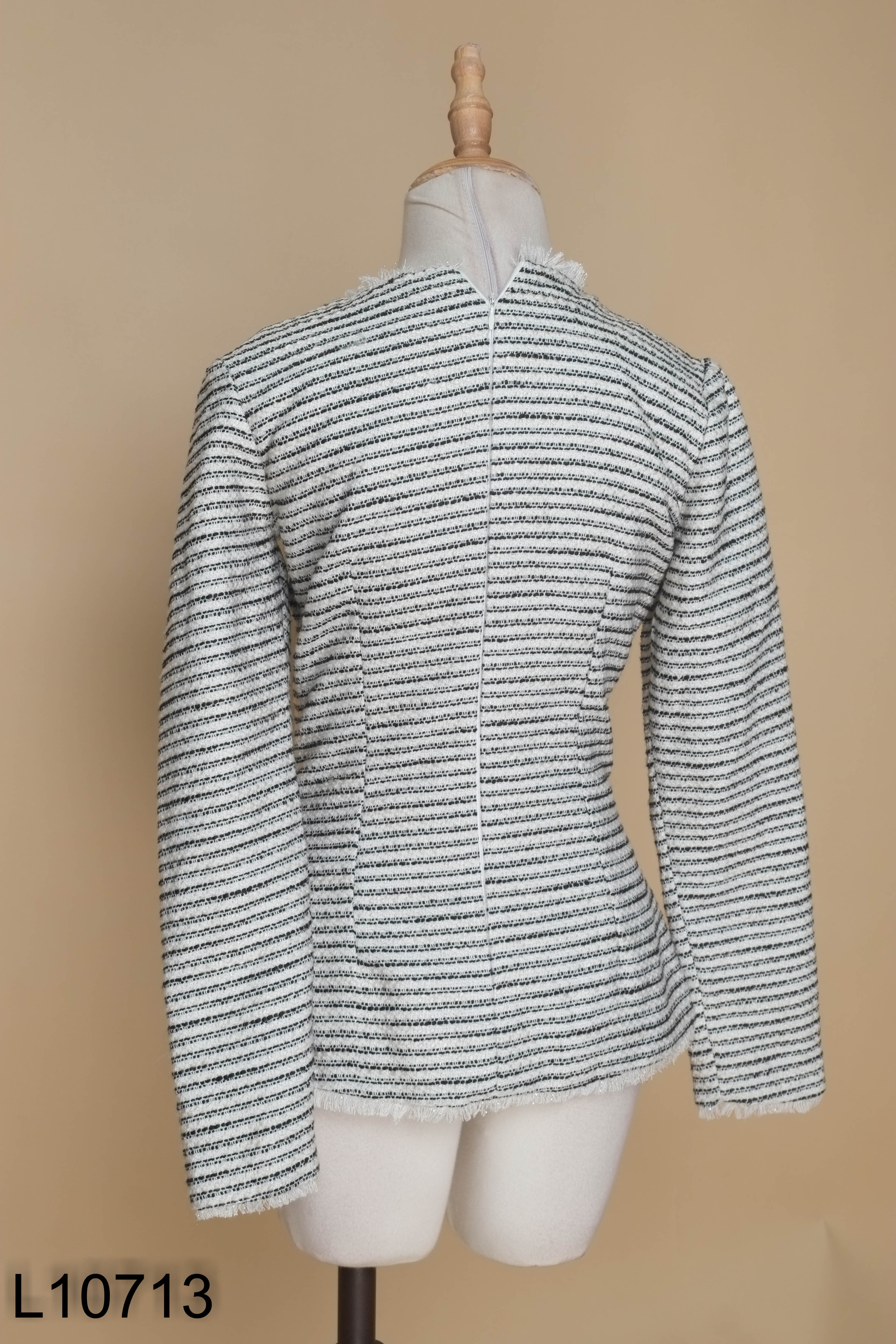 Áo dạ tweed trắng phối đen