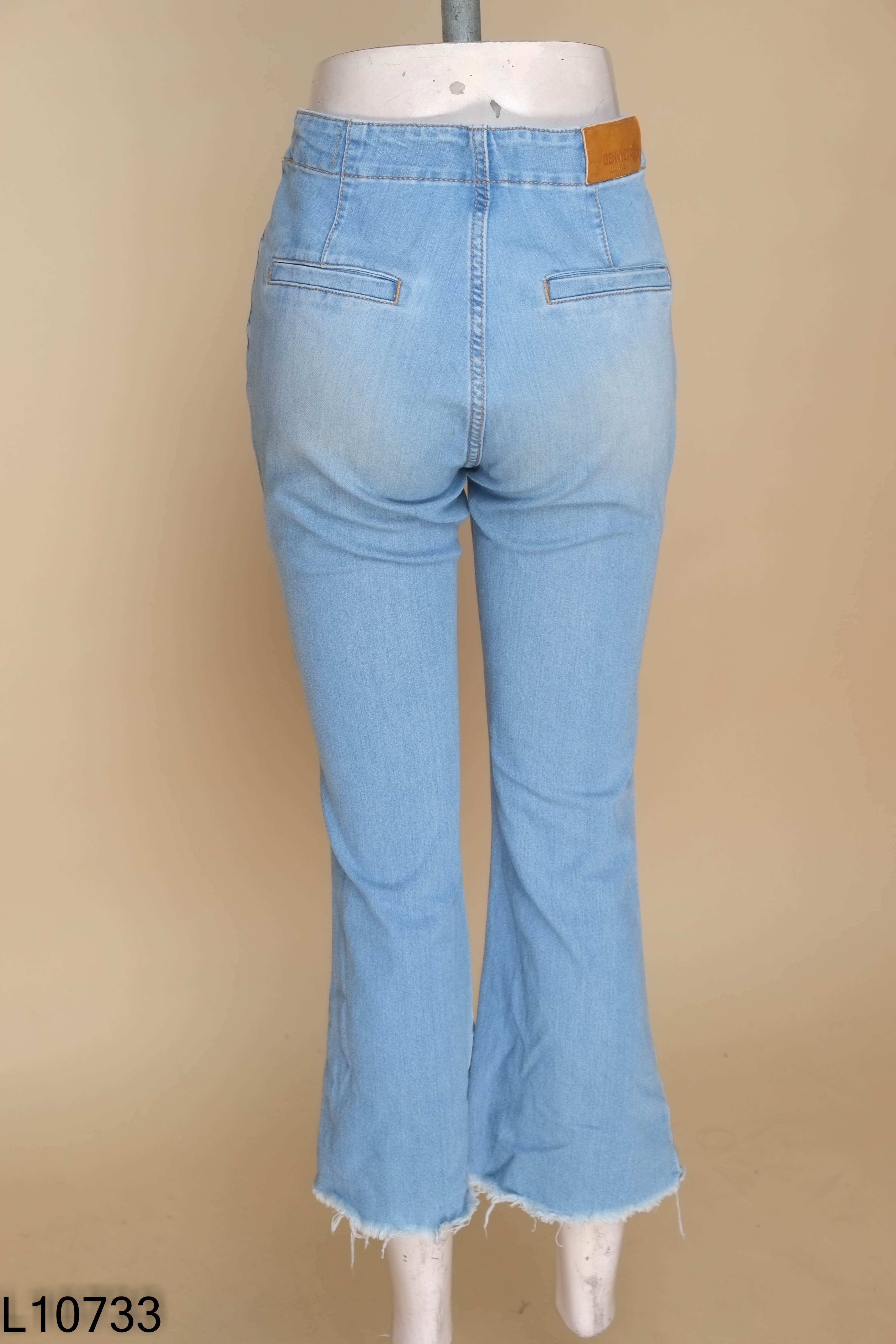 Quần jeans xanh GENVIET ống loe