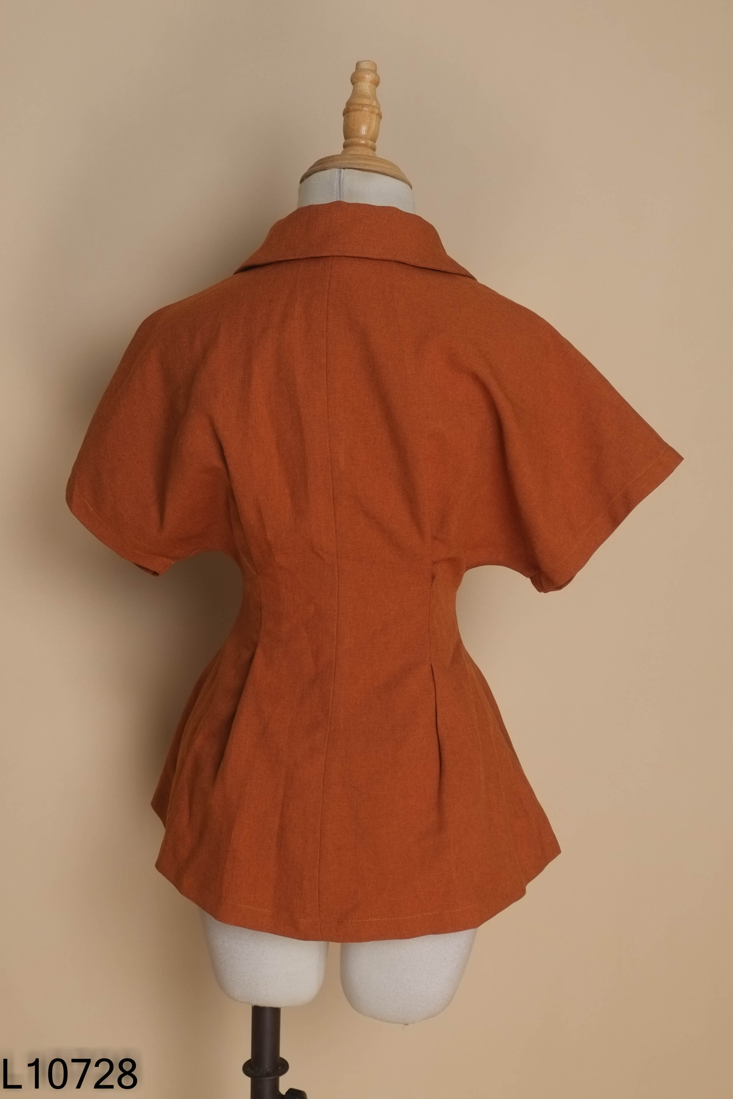Áo C'CHAT nâu cổ vest