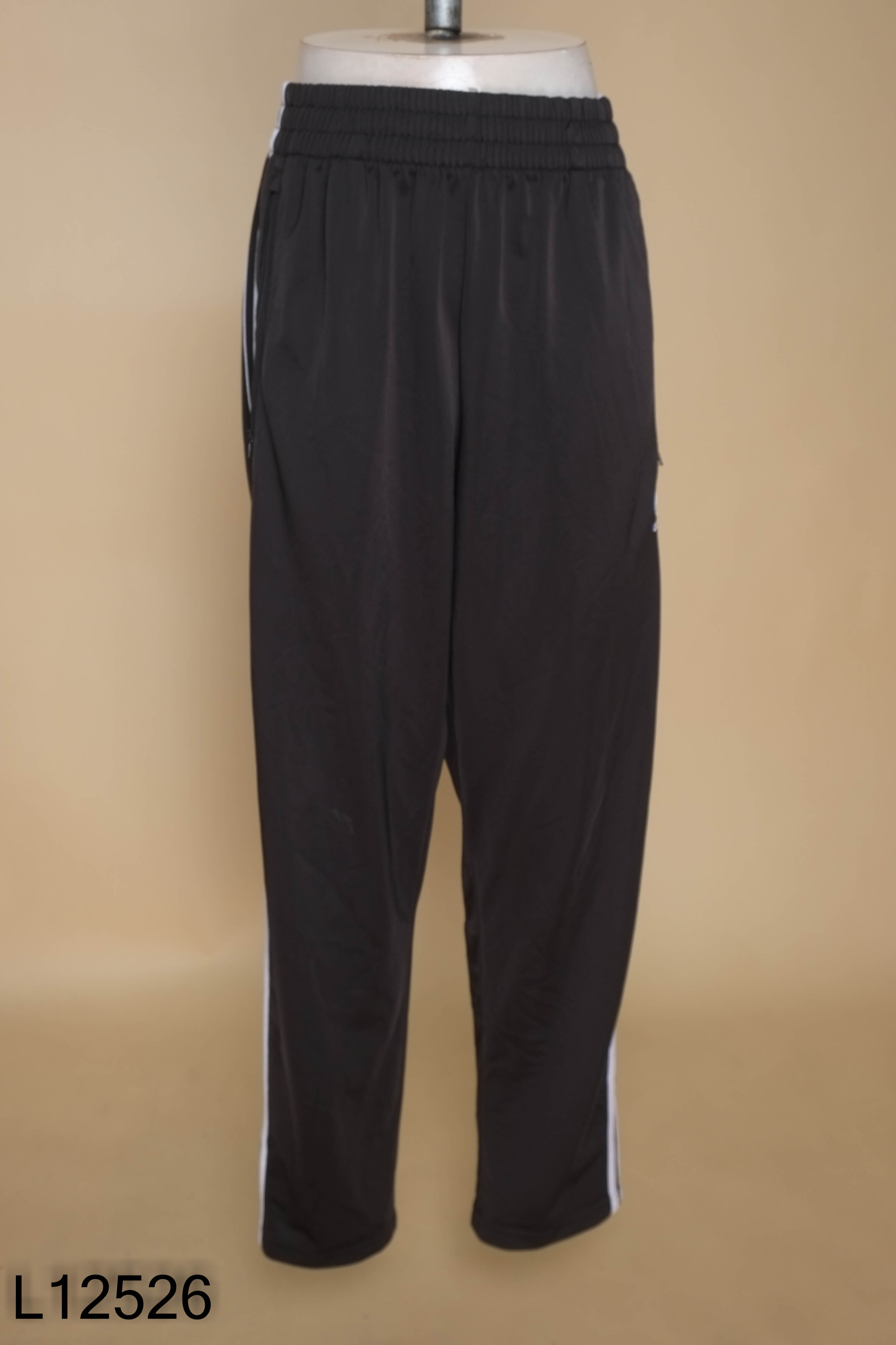 Quần ADIDAS đen sọc trắng
