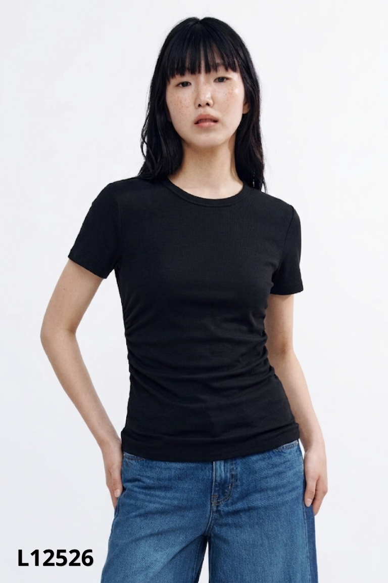 Áo đen BERSHKA dúm eo