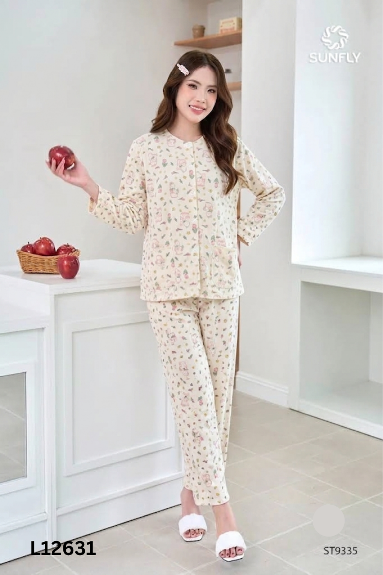 Set đồ ngủ be họa tiết hồng + quần dài