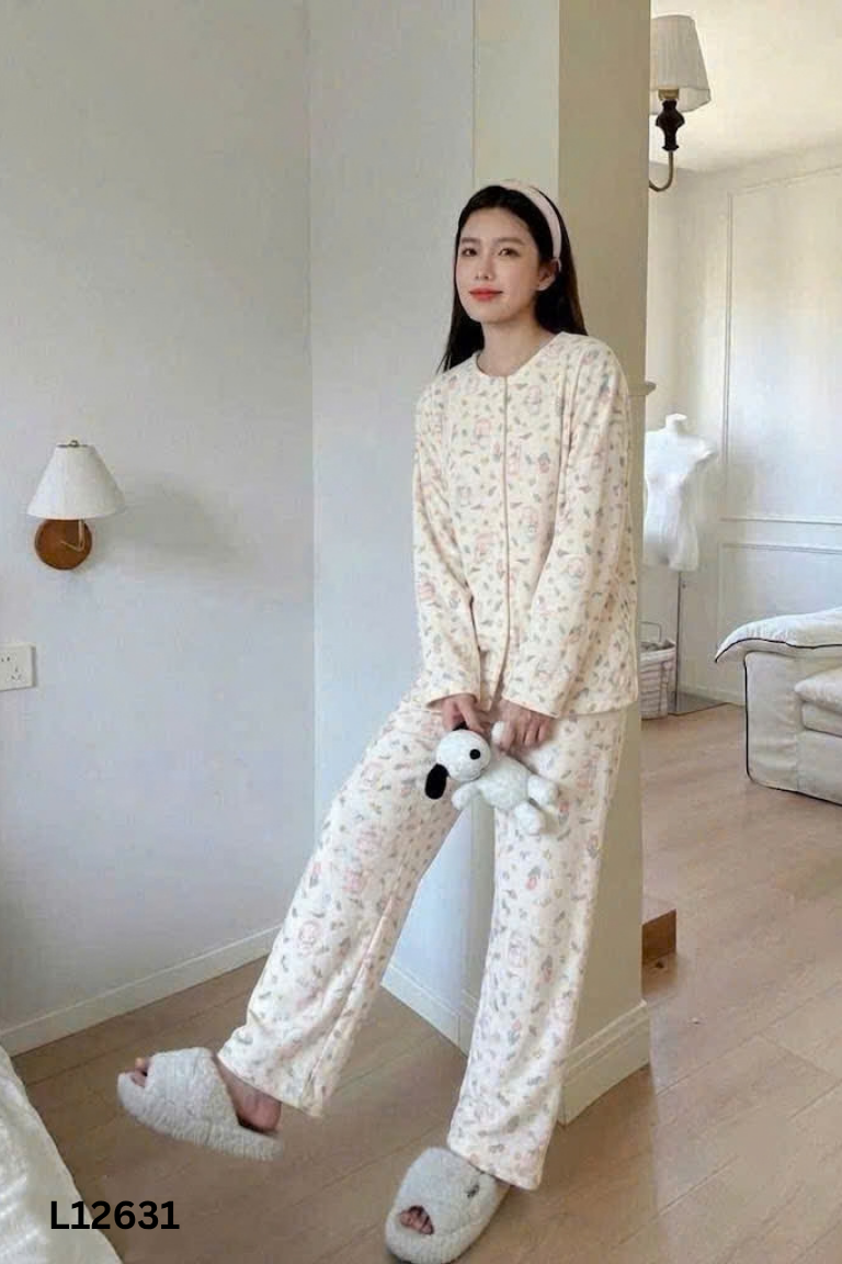 Set đồ ngủ be họa tiết hồng + quần dài