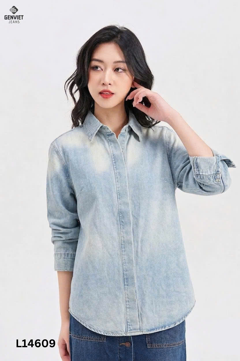 Áo sơ mi jeans xanh nhạt