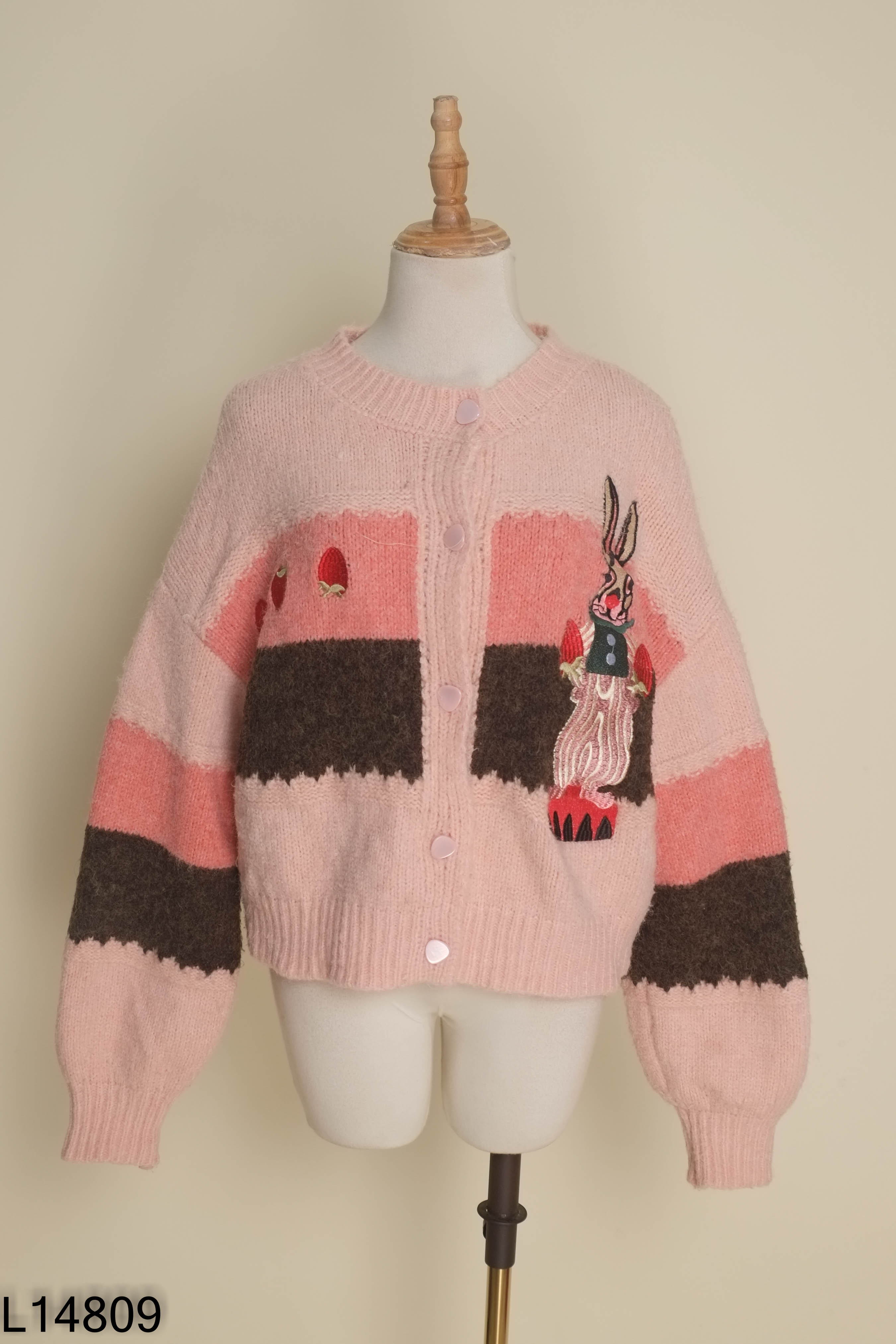 Áo len cardigan hồng thêu họa tiết