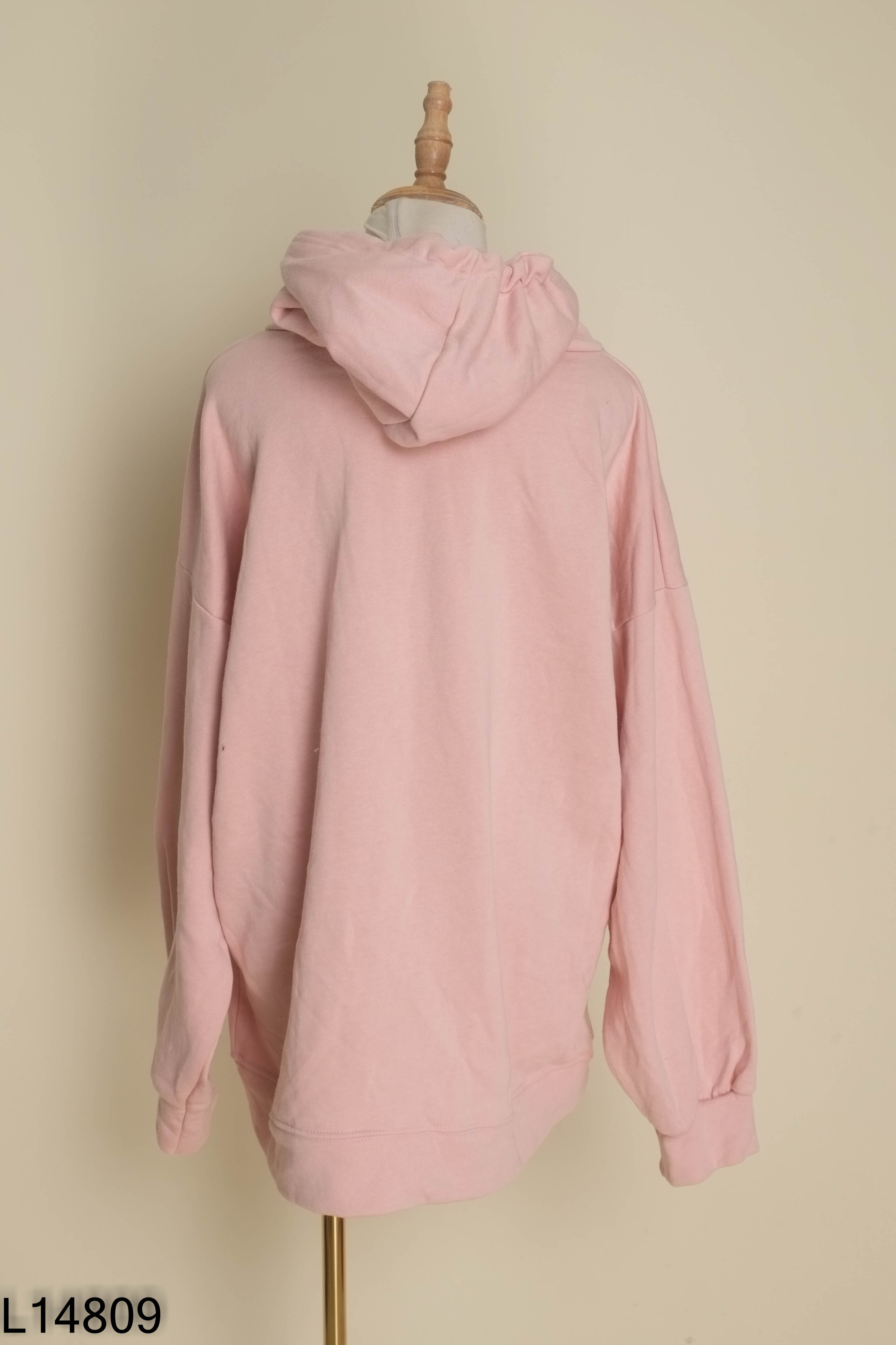 Áo hoodie hồng họa tiết chữ