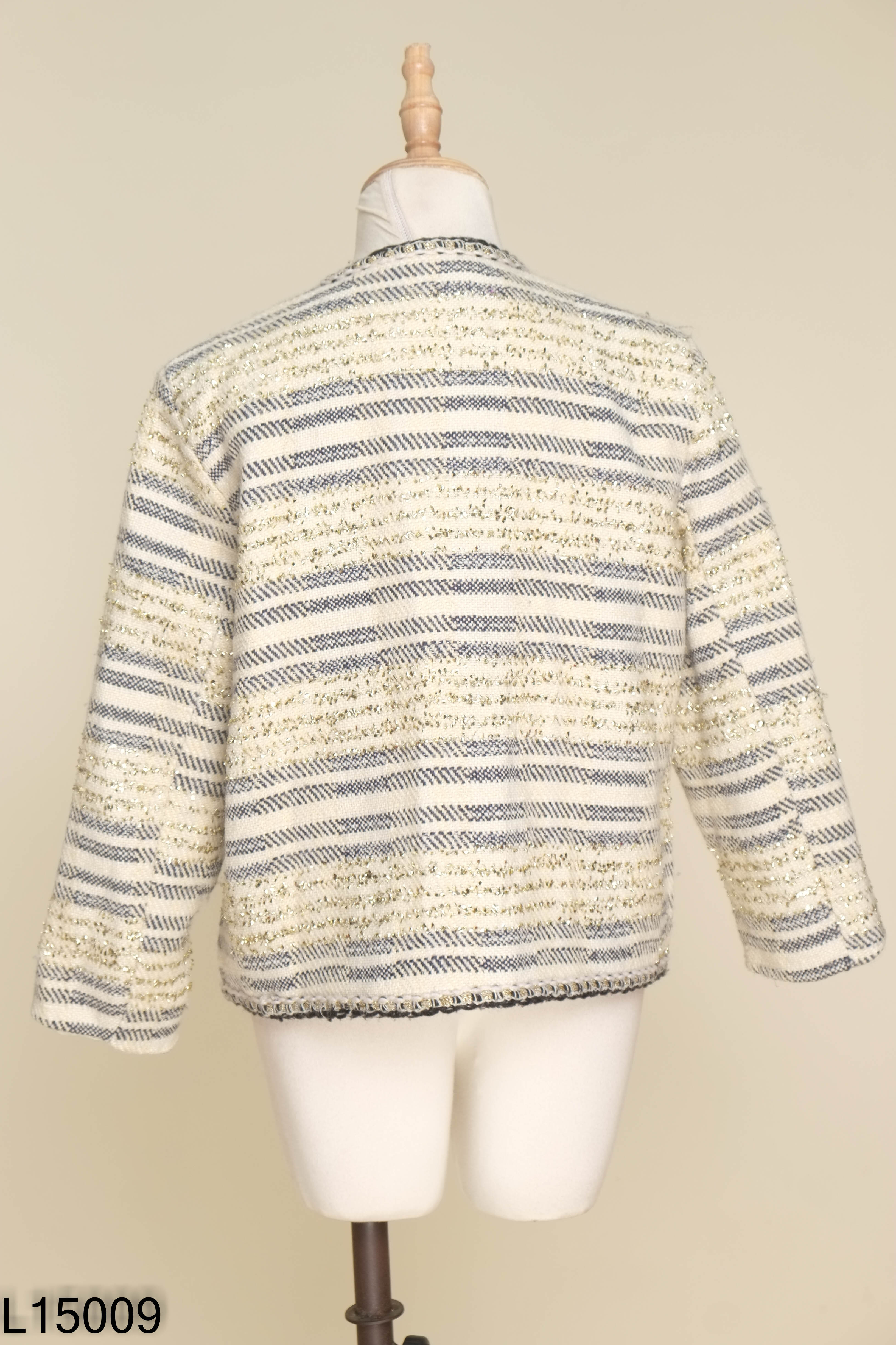 Áo khoác dạ tweed be kẻ xanh đính sequin