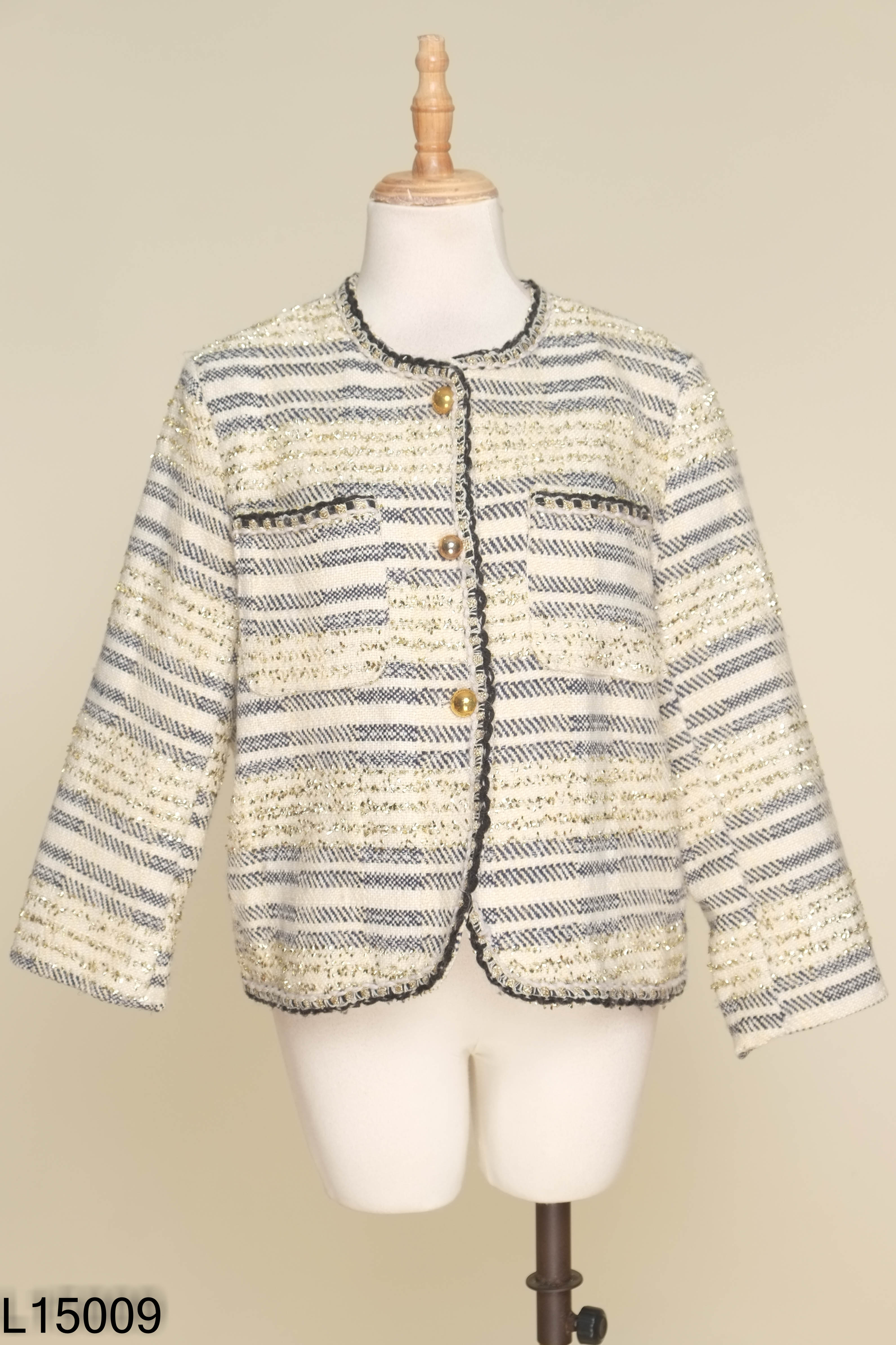 Áo khoác dạ tweed be kẻ xanh đính sequin