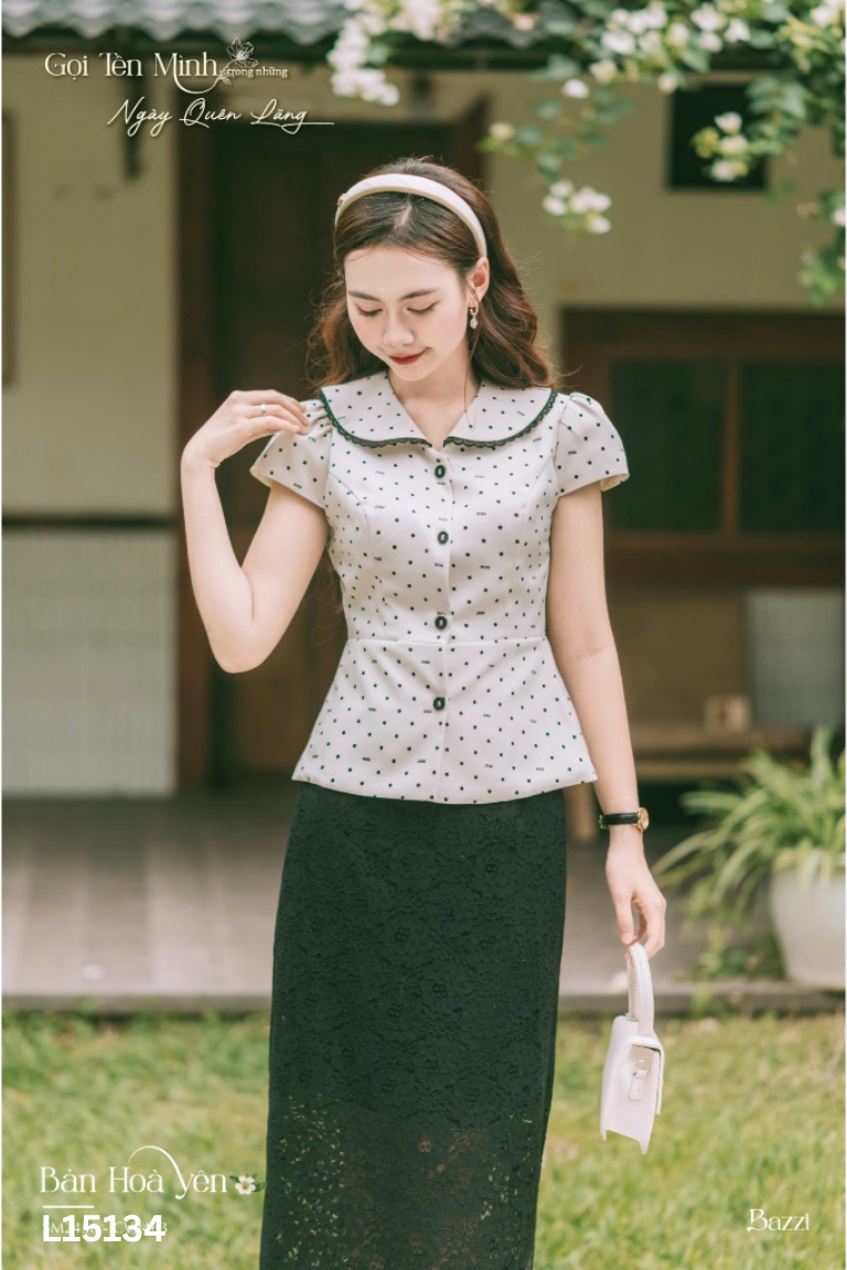 Áo kem chấm bi BAZZI viền cổ