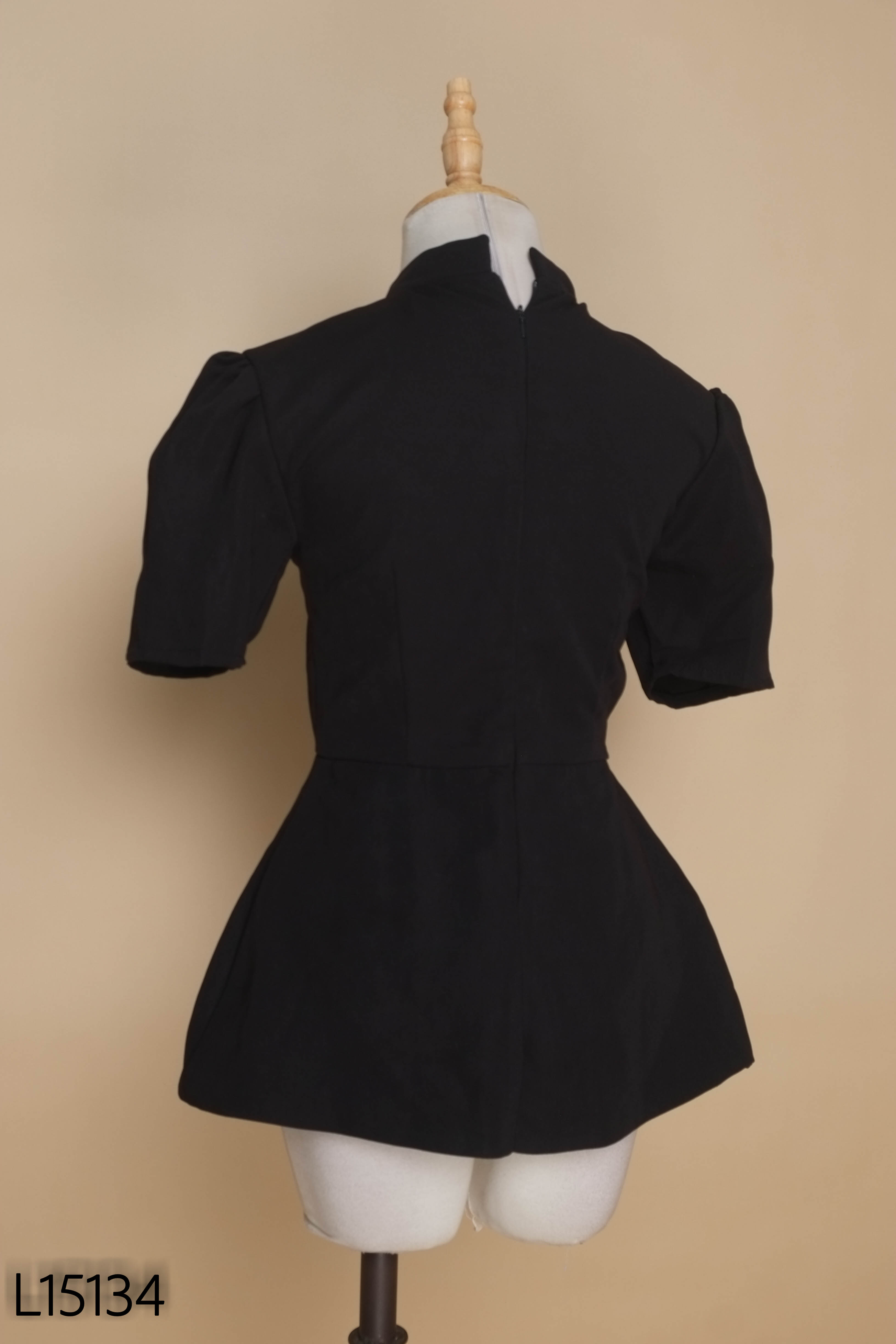 Áo đen kiểu JANG CLOSET