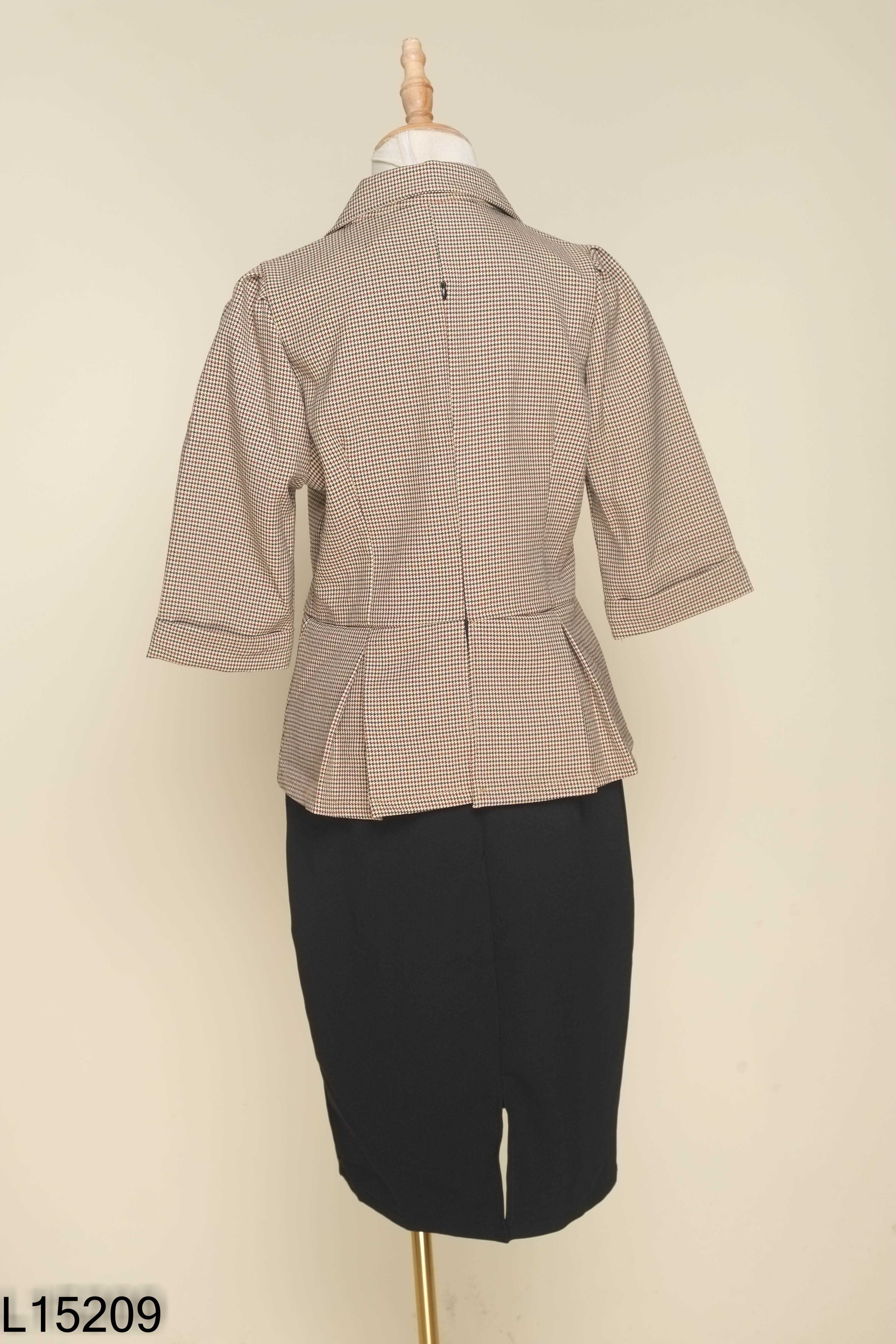 Váy HOÀNG HƯƠNG nâu kẻ