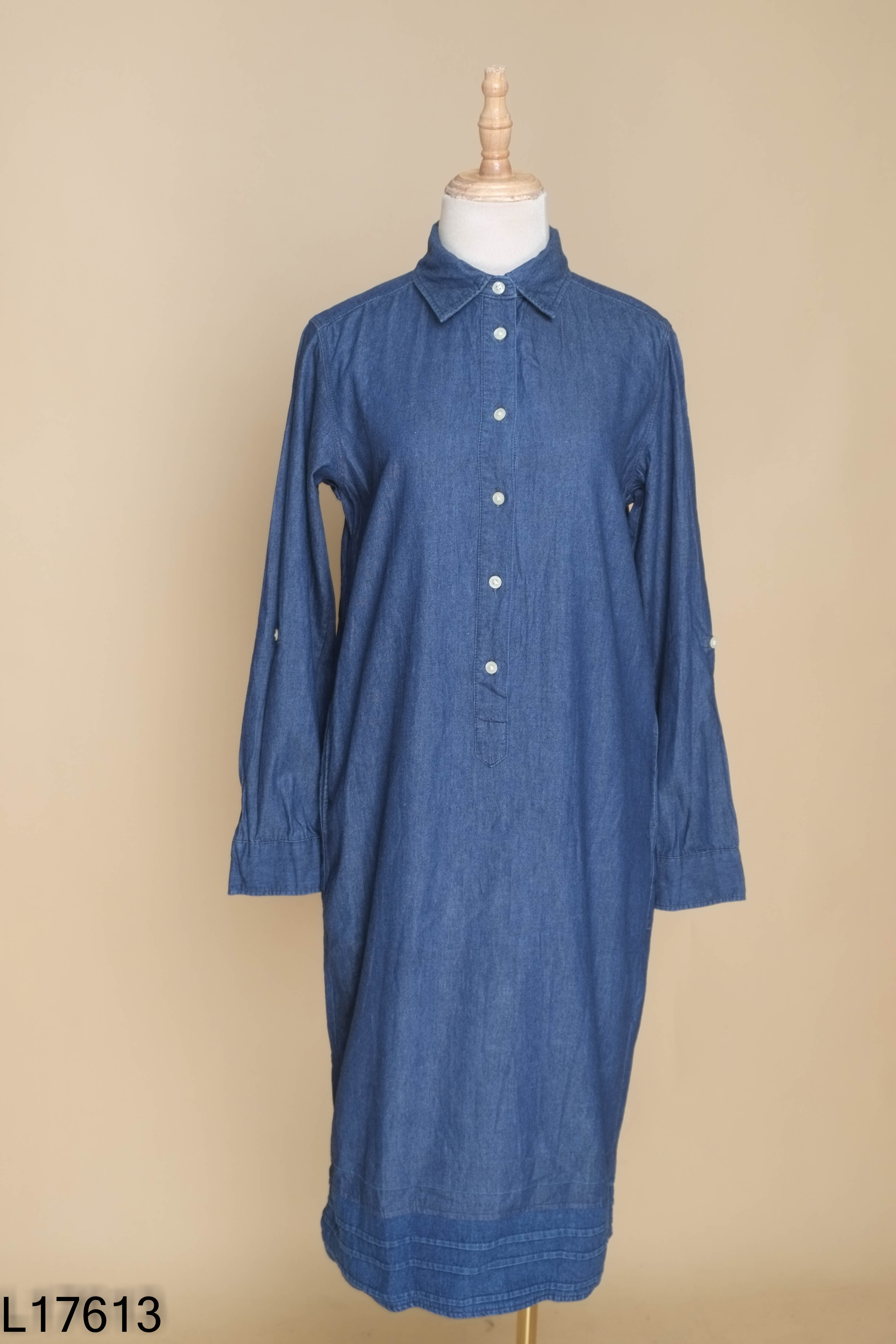 Váy jeans mềm xanh UNIQLO trơn