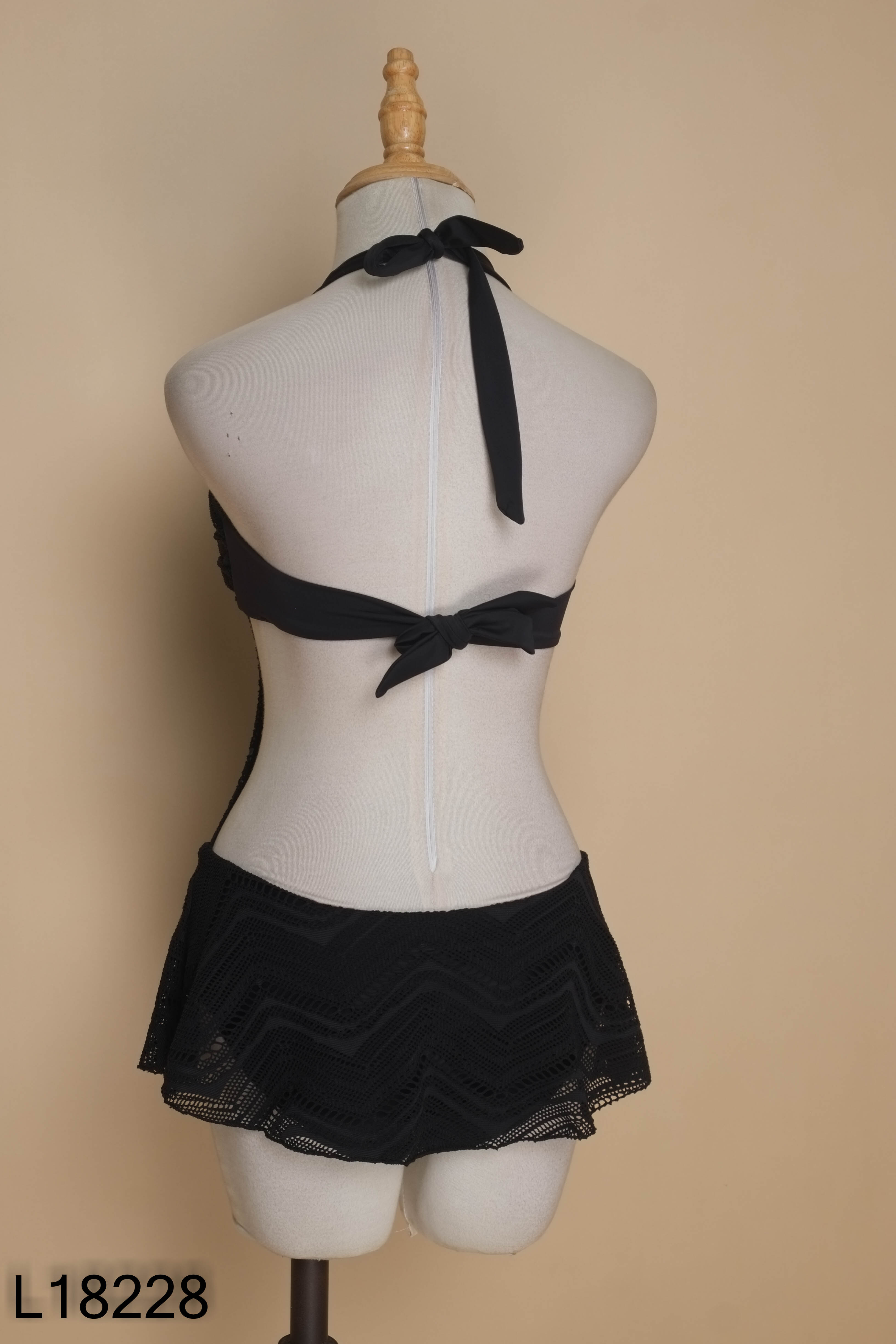 Bikini đen phối ren