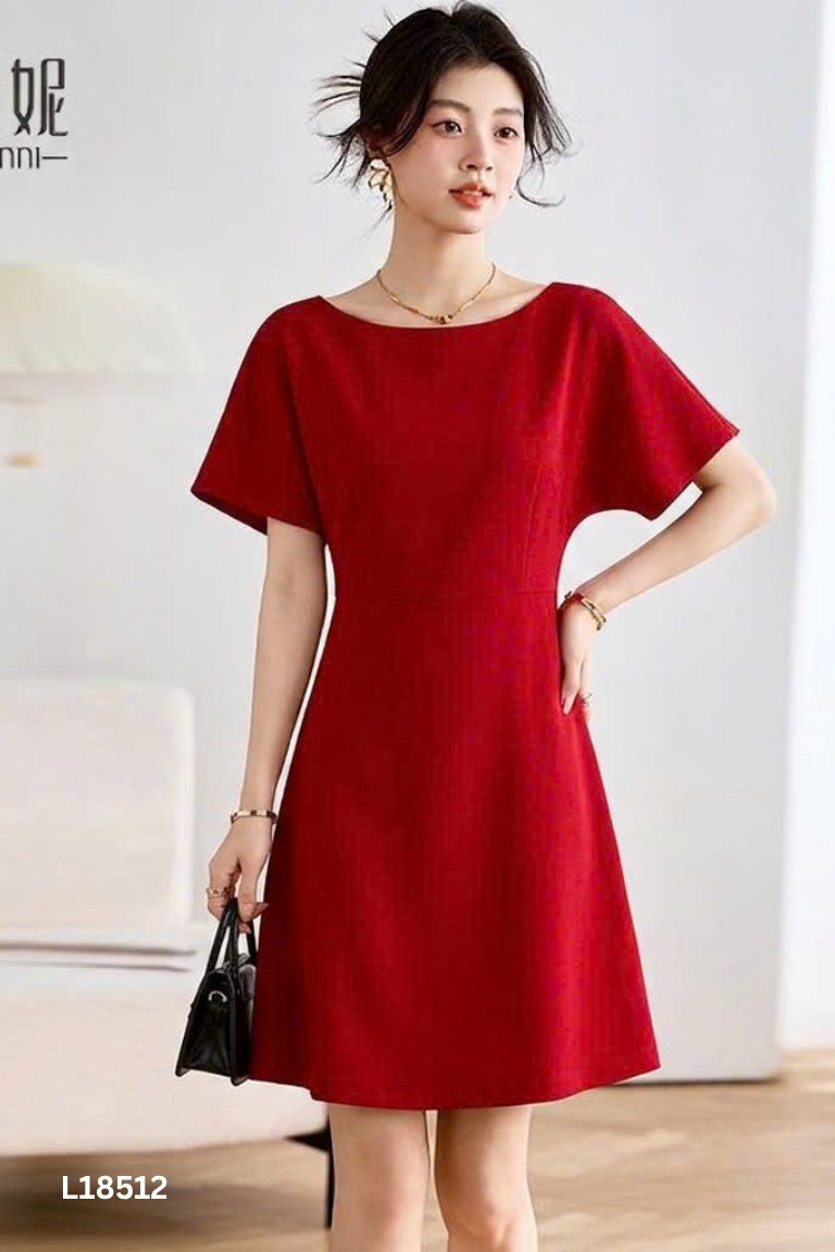 Váy đỏ TIIN trơn cổ tròn