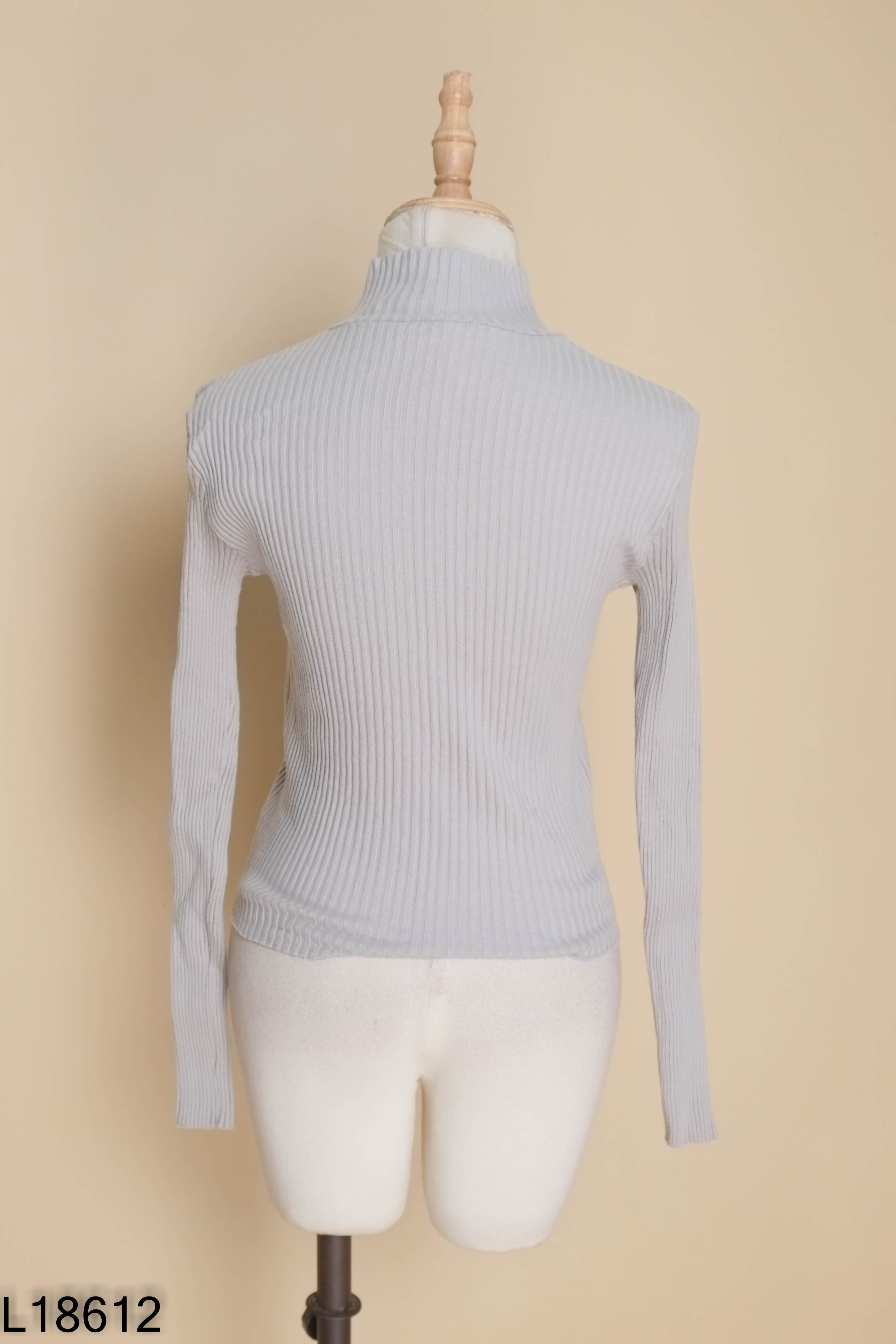 Áo xanh ZARA gân sọc phối kiểu