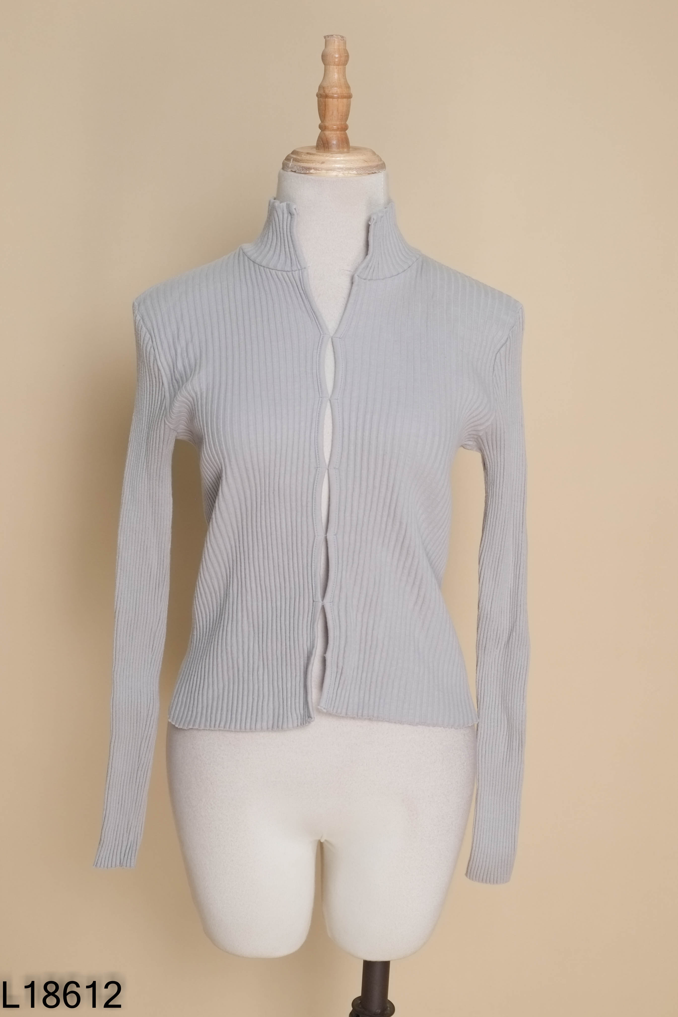 Áo xanh ZARA gân sọc phối kiểu