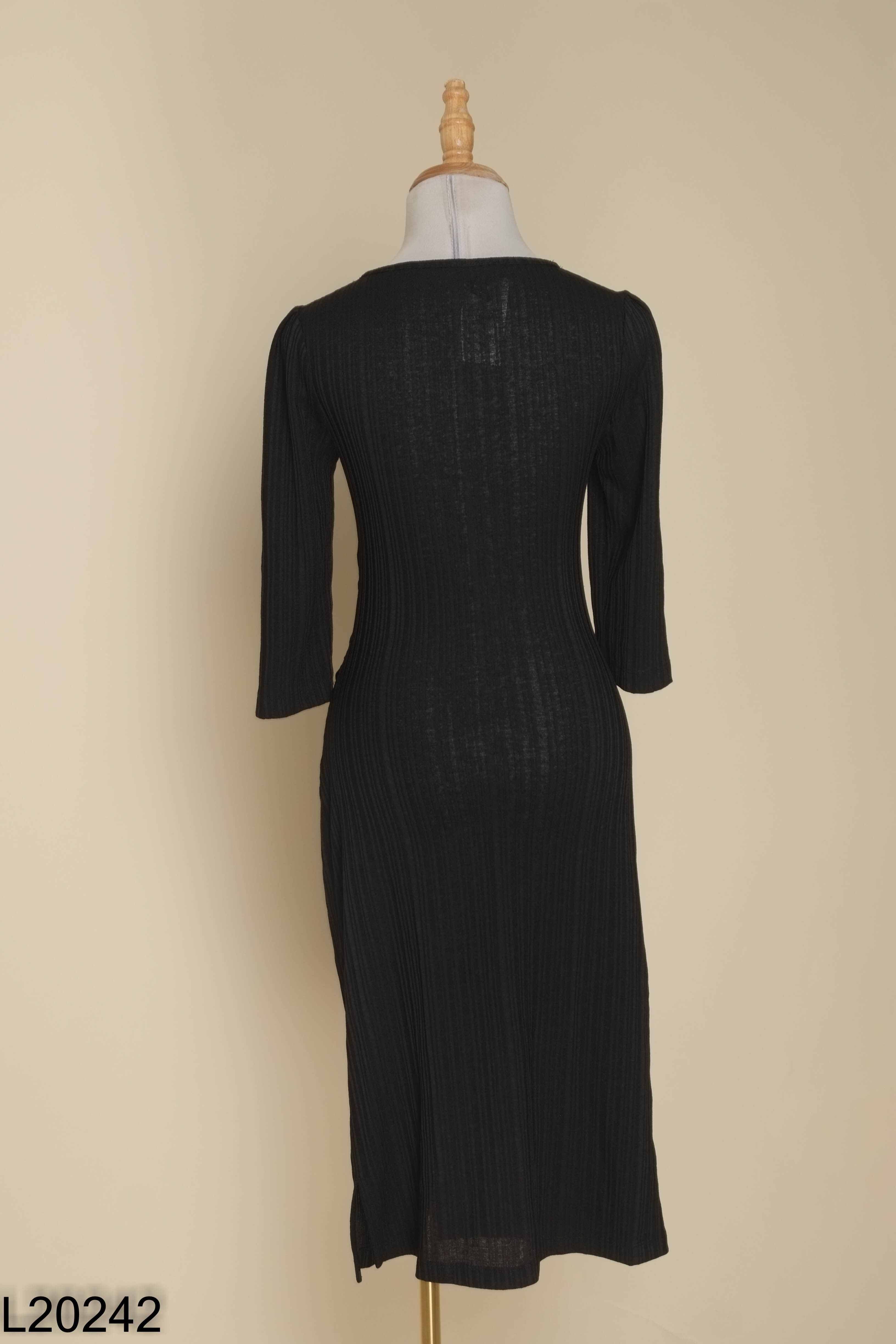 Váy IVY MODA đen hở ngực