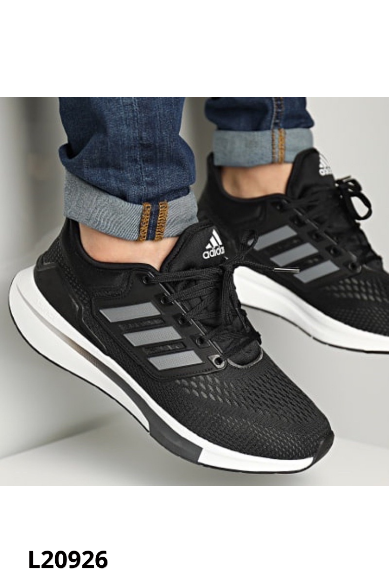 Giày thể thao đen ADIDAS