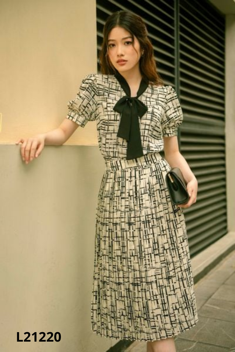 Set trắng họa tiết M OUTFIT+váy