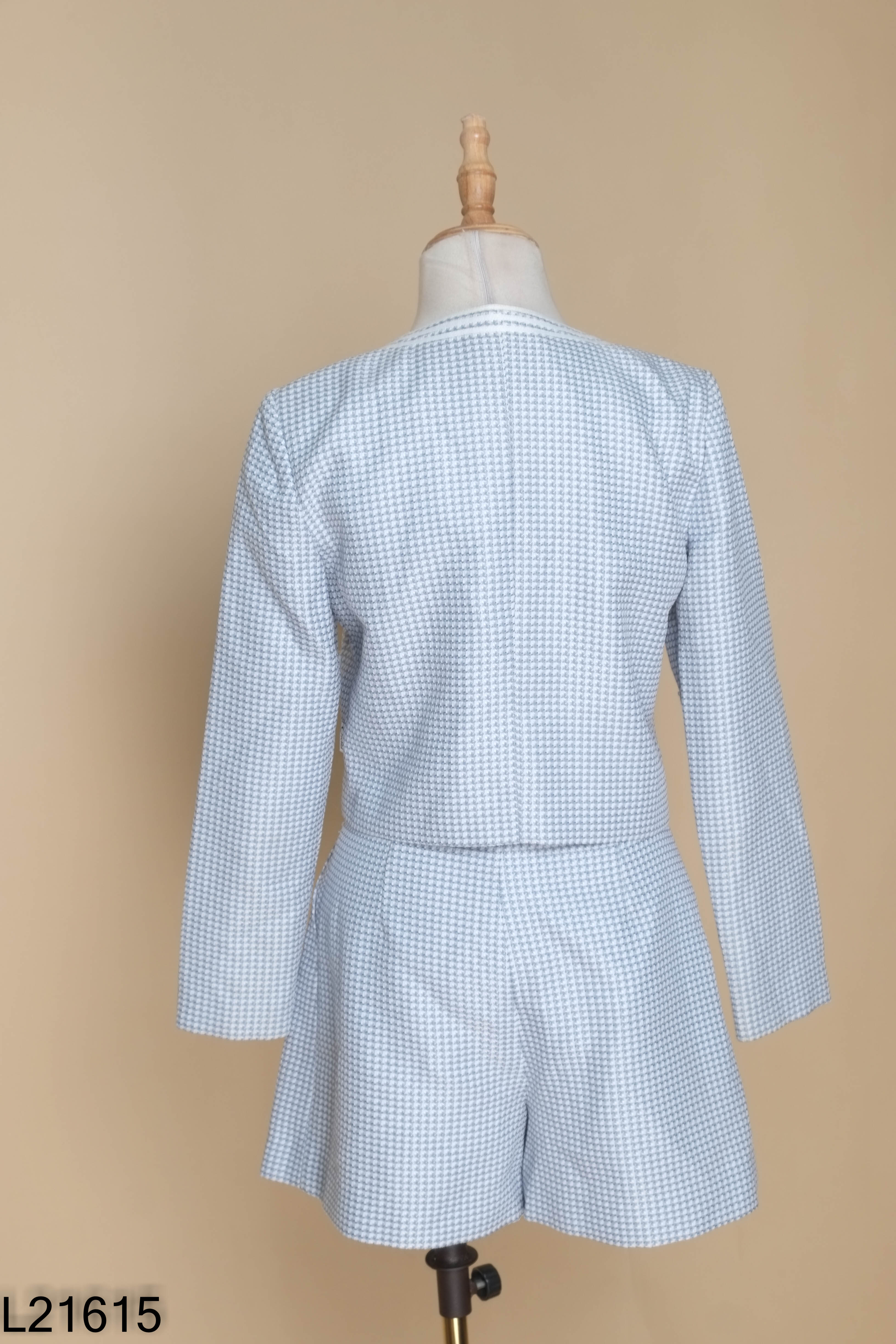 Set ORCHID xanh phối trắng áo khoác + quần shorts