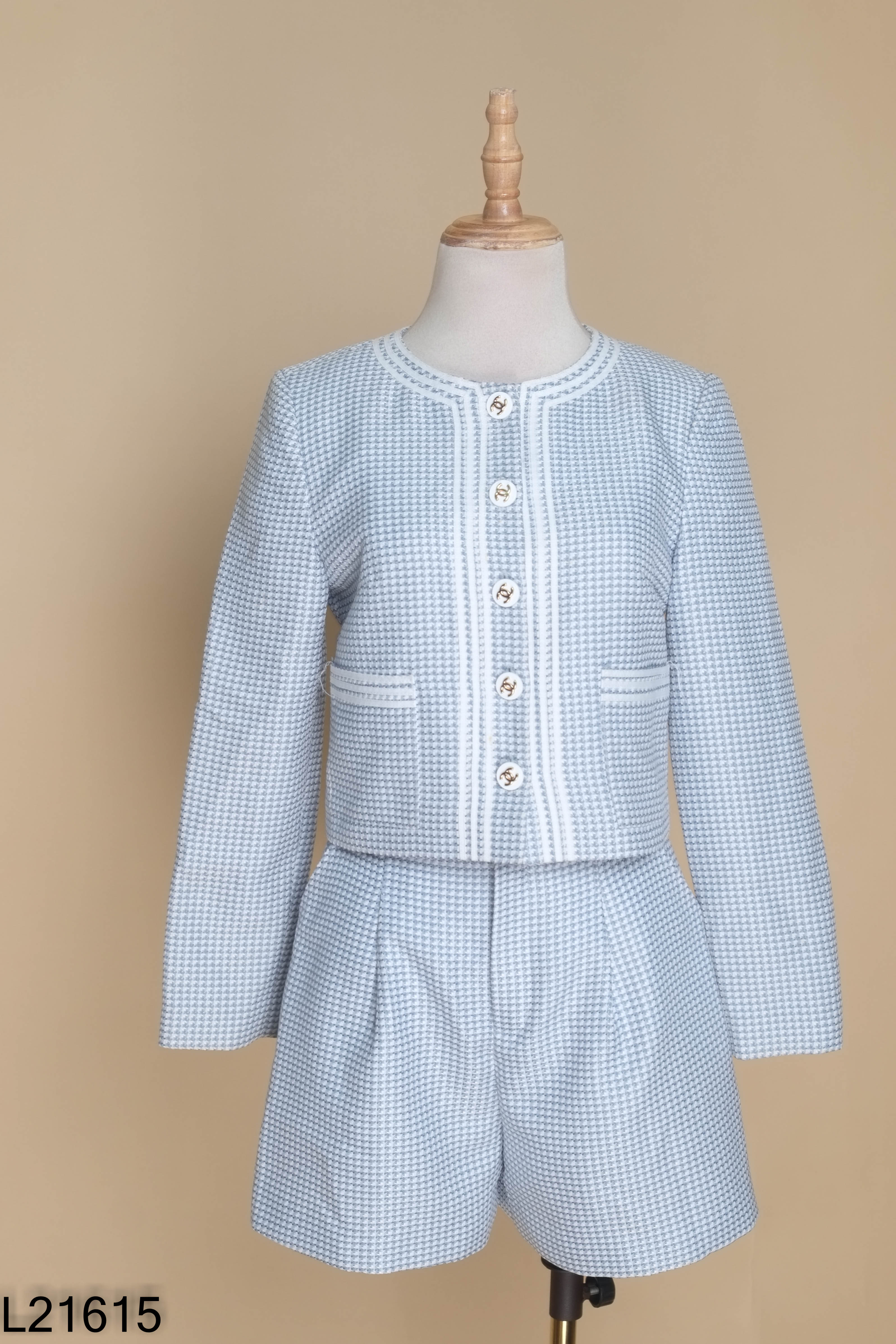 Set ORCHID xanh phối trắng áo khoác + quần shorts