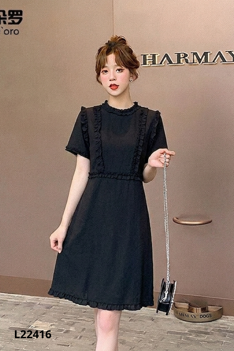 Váy đen trơn nhún viền