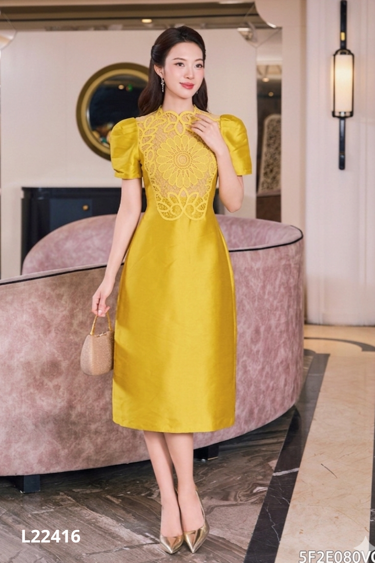 Váy vàng VY HOANG NGUYEN họa tiết ren
