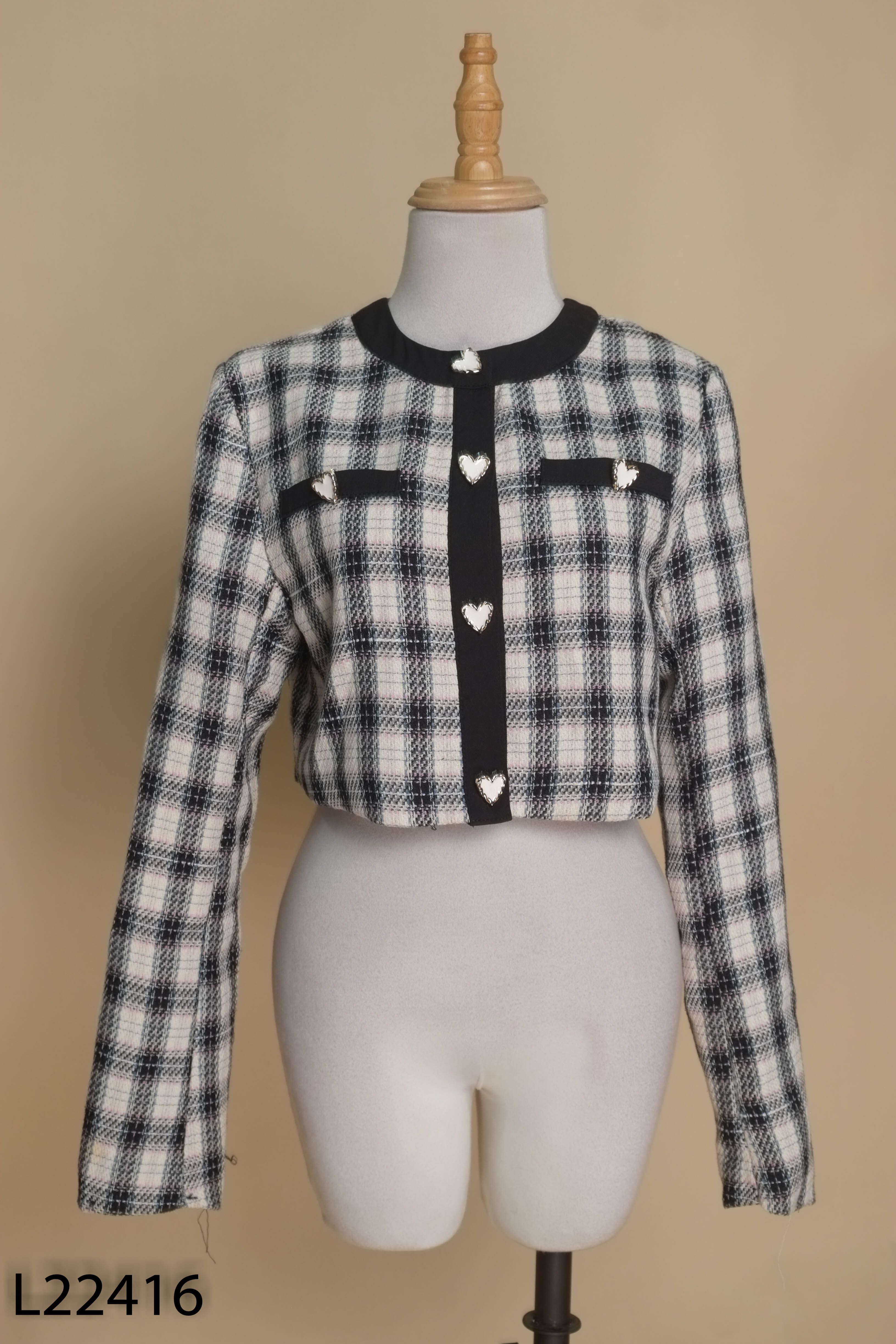 Áo cardigan đen be caro croptop