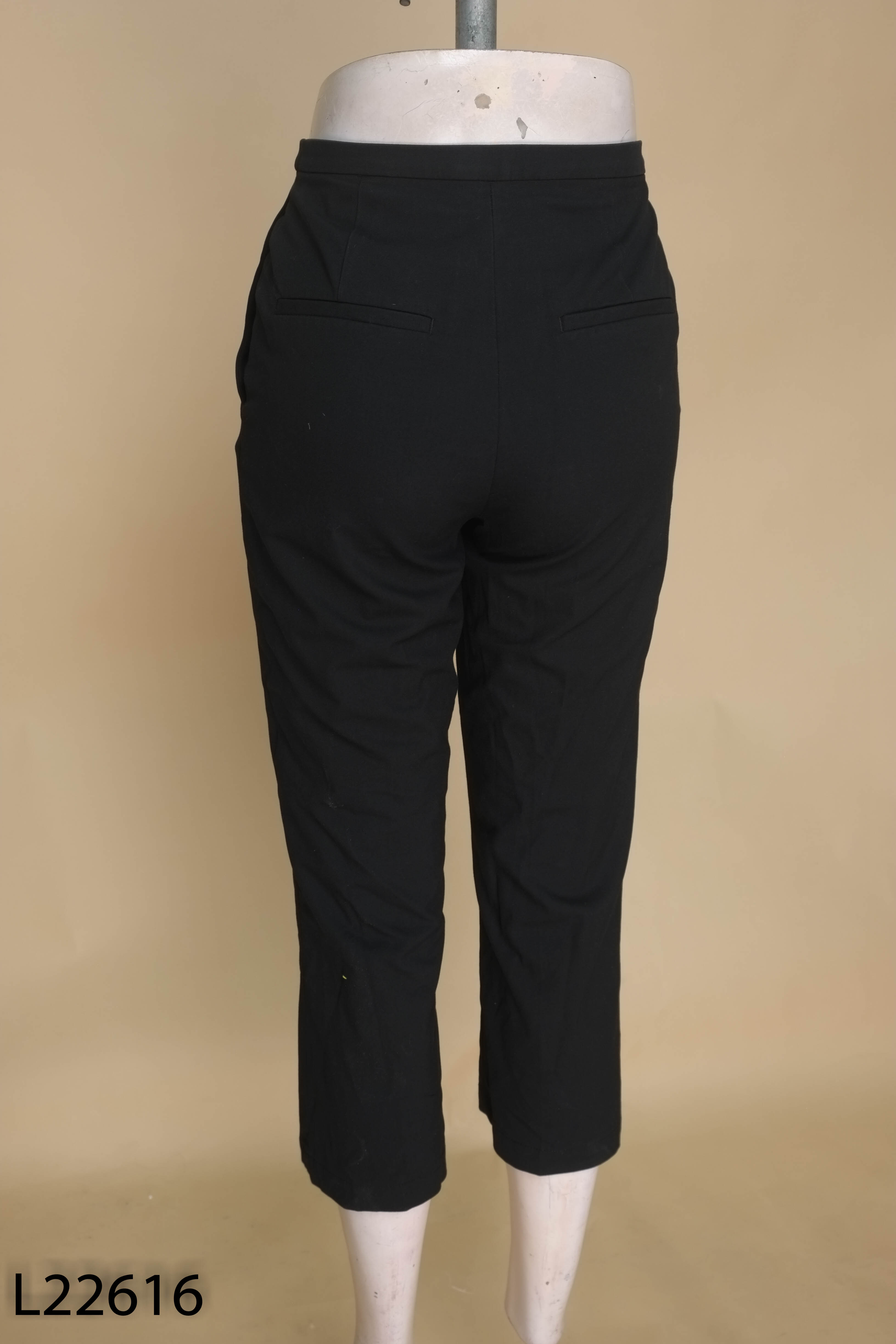 Quần đen trơn H&M ống đứng