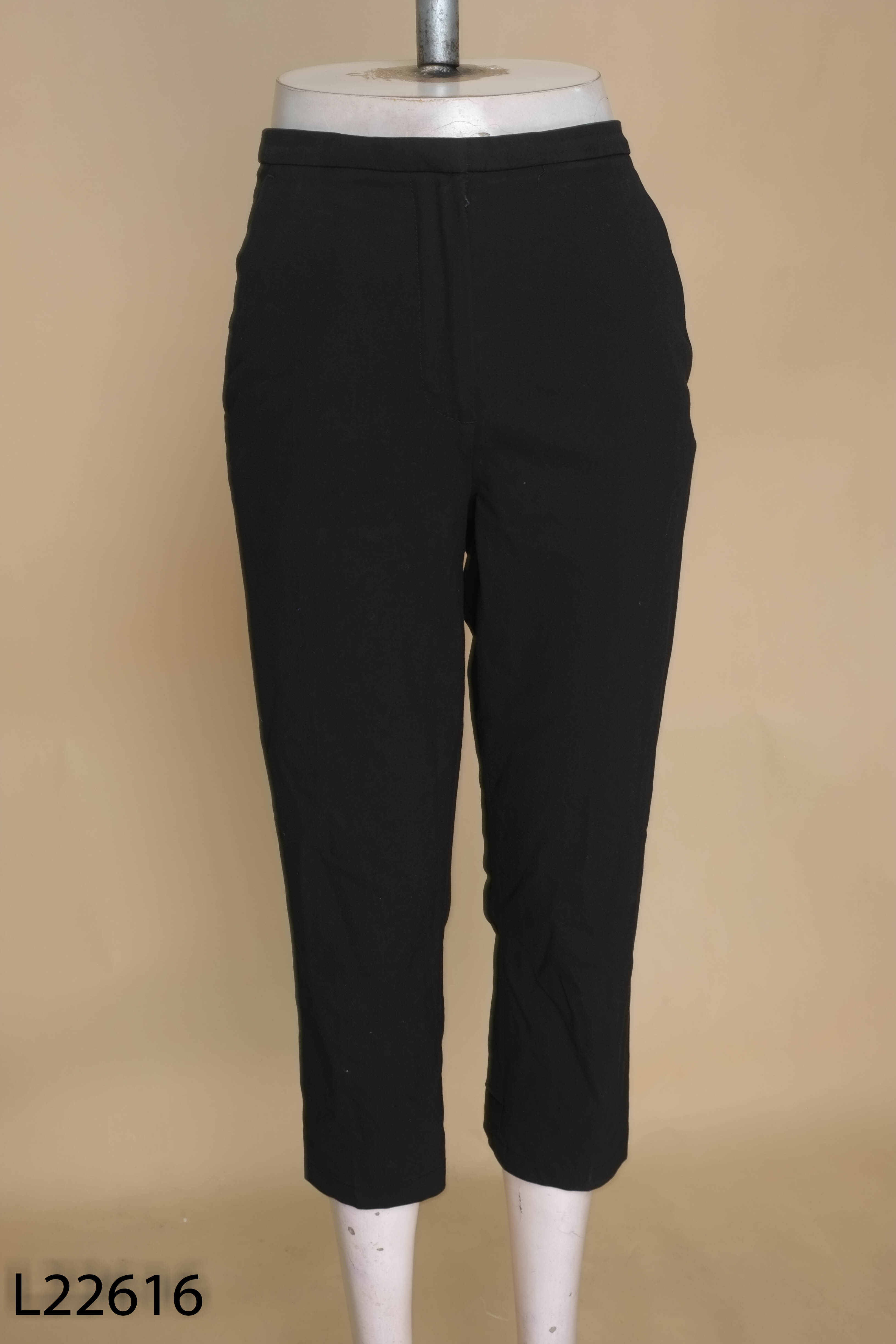 Quần đen trơn H&M ống đứng