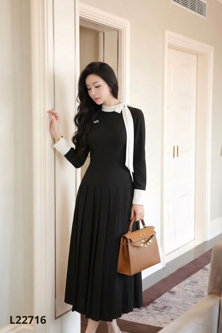 NEWTAG Váy đen EMILI cổ nơ trắng