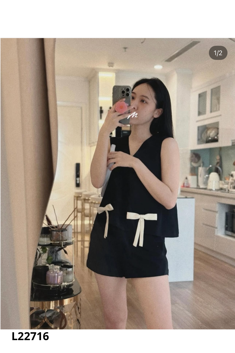 Set Áo gile đen JAYELLE + Quần short