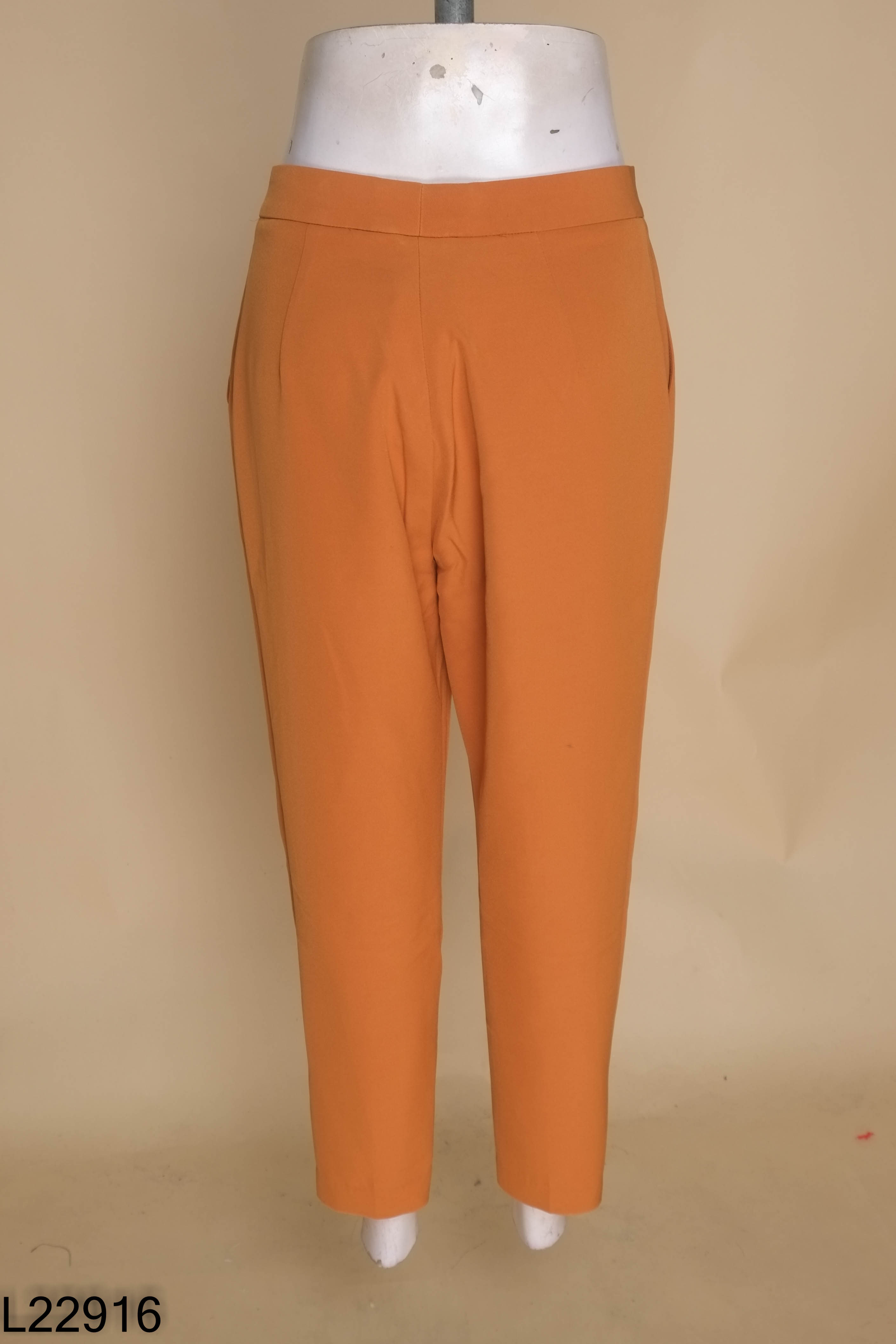 Quần ESSENTIAL LINE nâu trơn