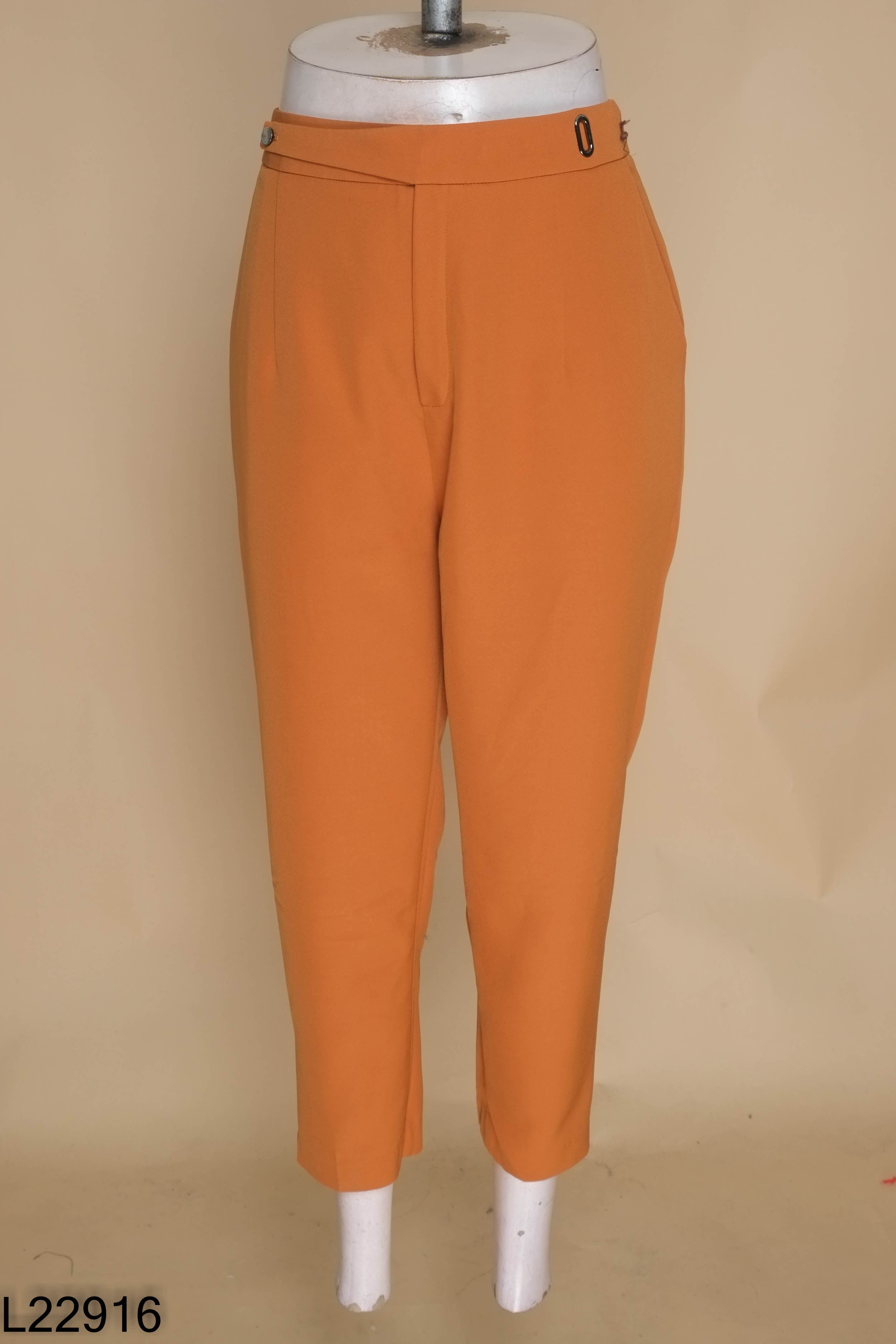 Quần ESSENTIAL LINE nâu trơn