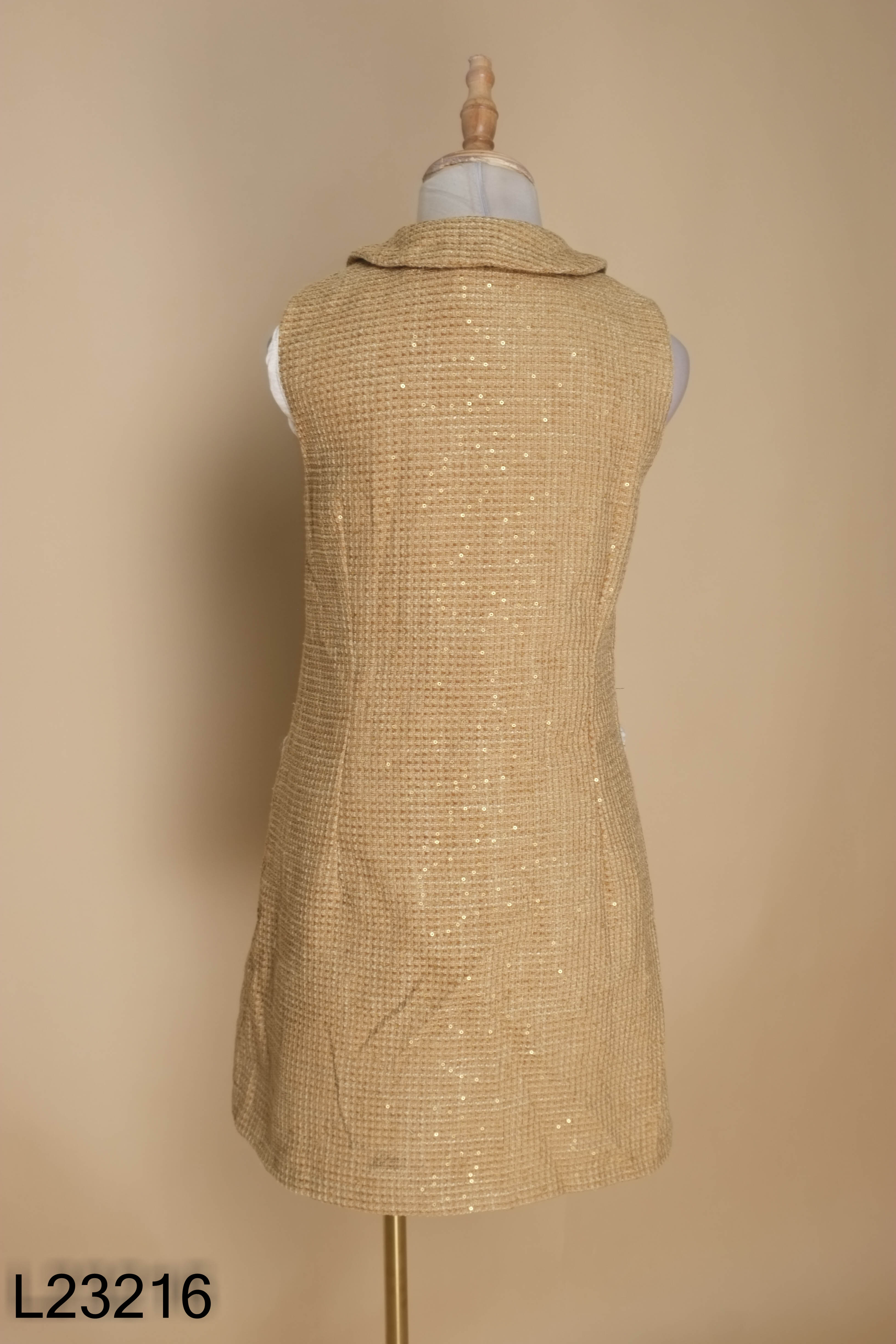 Váy dạ len vàng GGWOMEN sát nách đính sequin
