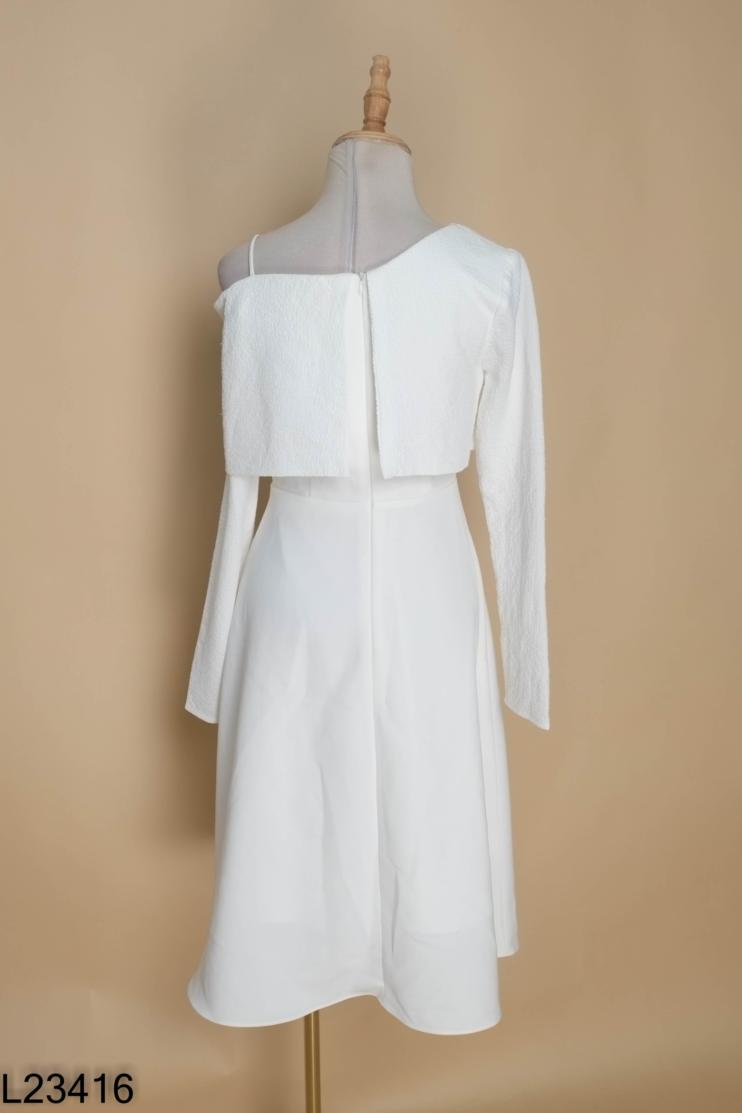 Váy trắng CHARME STORE phối vai