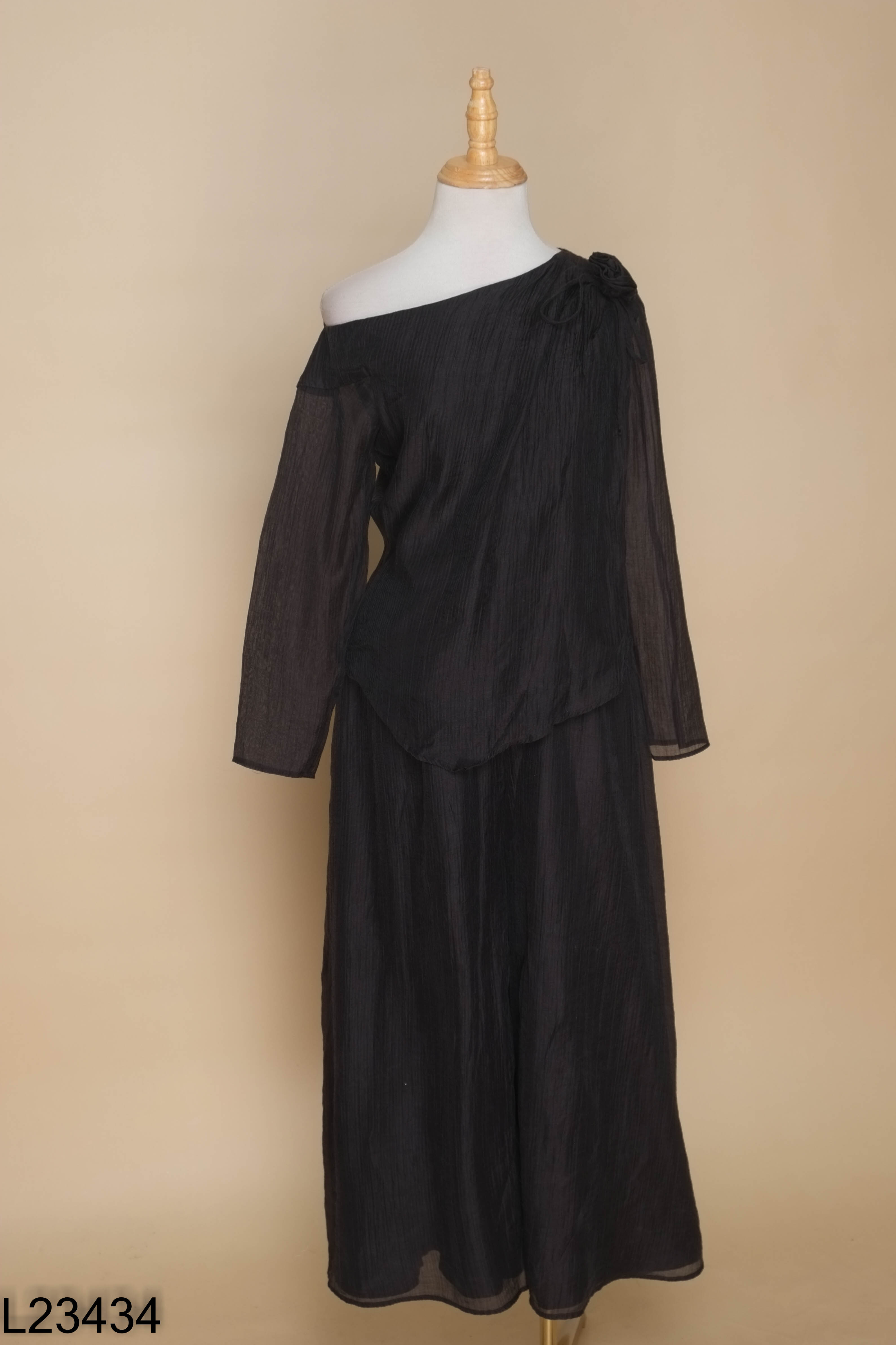 Set CHARME STORE áo + quần đen trơn
