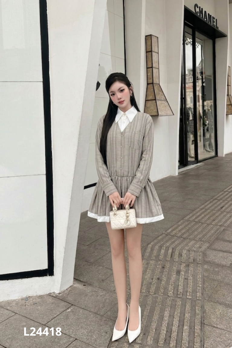 Váy xám kẻ cổ sơ mi kem