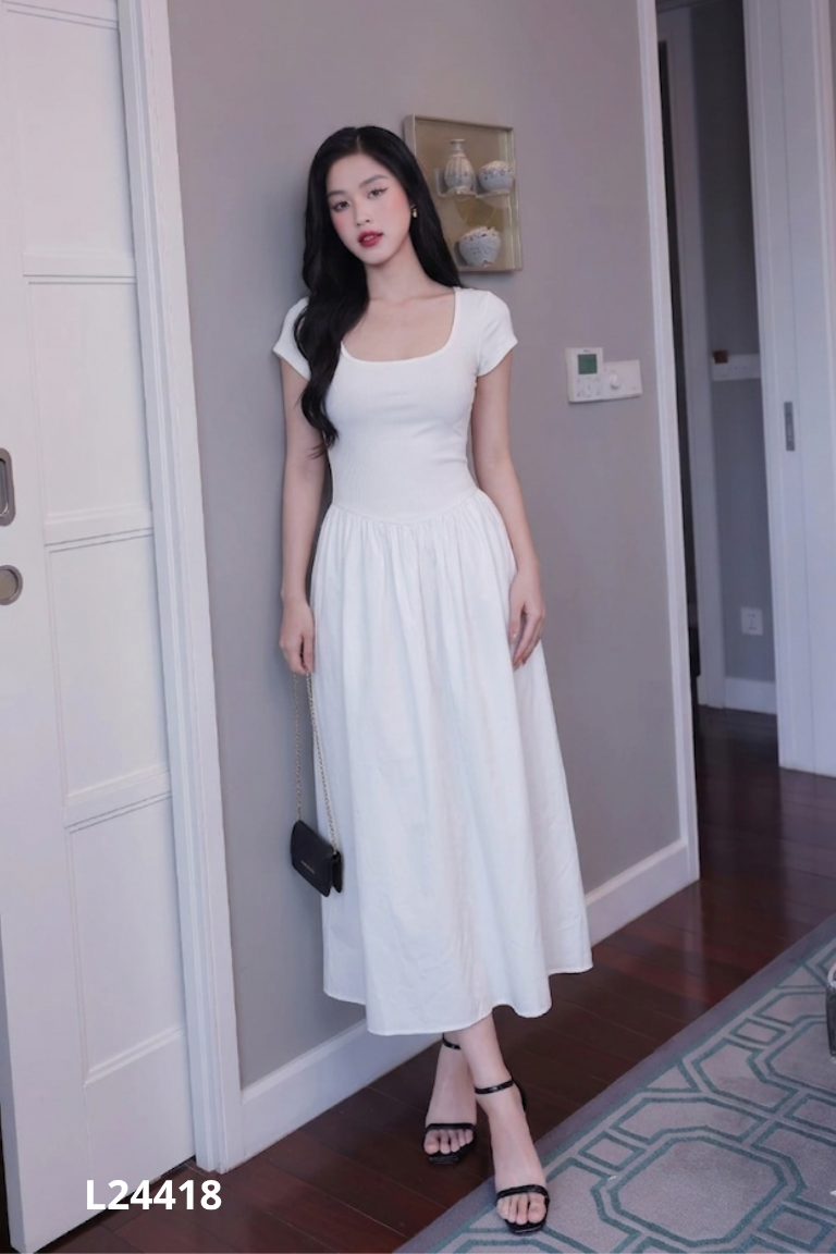 Váy kem trơn sang chảnh