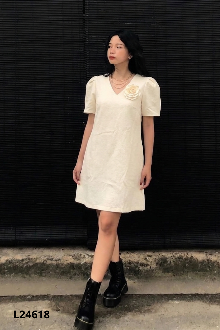 Váy be suông cổ V